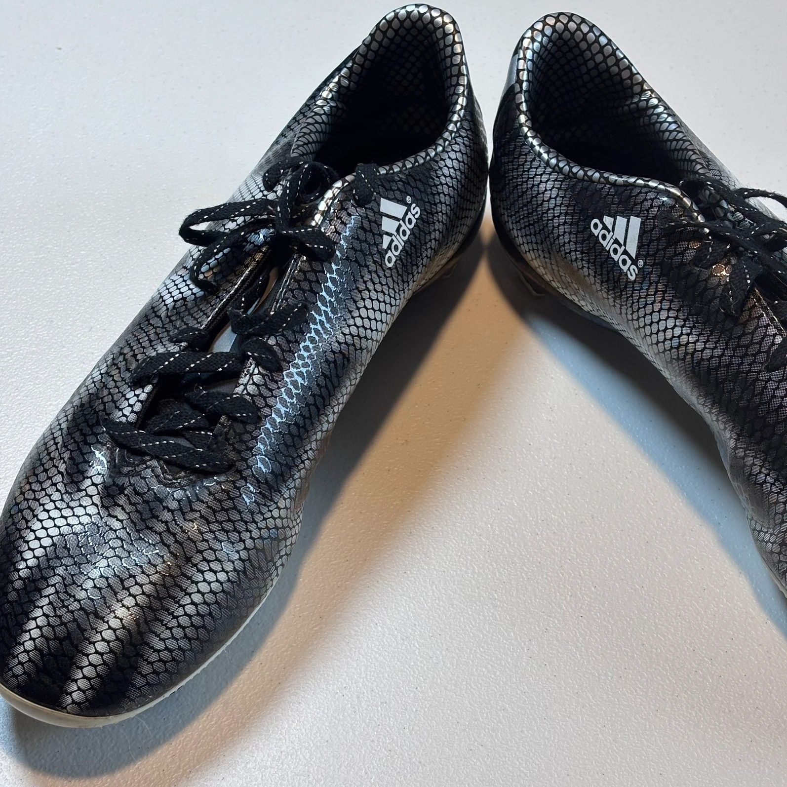 Adidas Adidas F10 Black Snake Print Soccer Shoes Mens 11 US Soccer Size US 11 / EU 44 - 2 Thumbnail