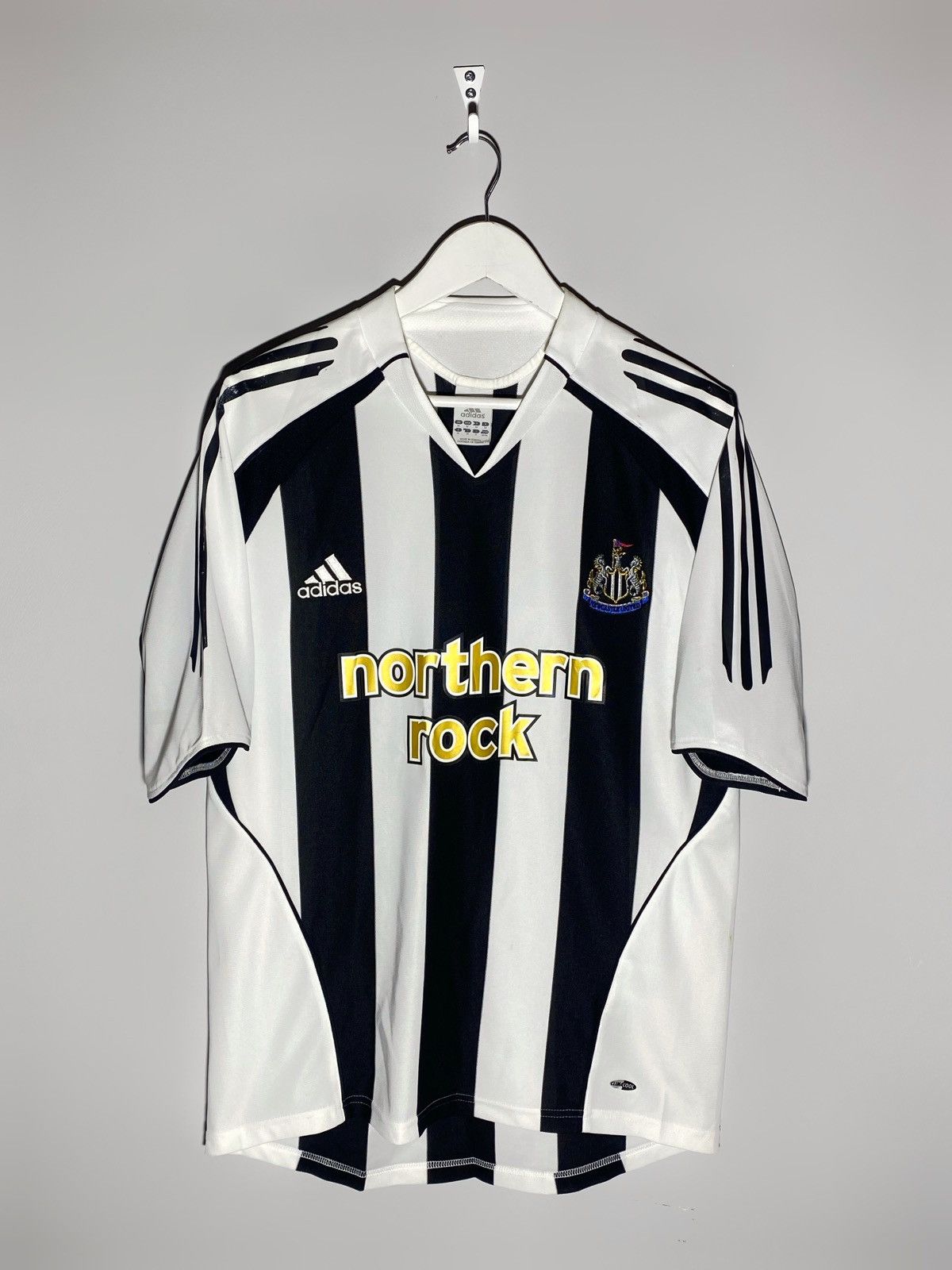 Adidas × Vintage Vintage Adidas Newcastle United Hype Y2k Blokecore Jersey Size US M / EU 48-50 / 2 - 1 Thumbnail