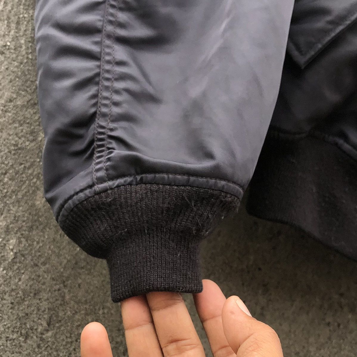 Vintage Vintage 90s Black Ma-1 Bomber Jacket By Uniqlo Size US M / EU 48-50 / 2 - 9 Thumbnail