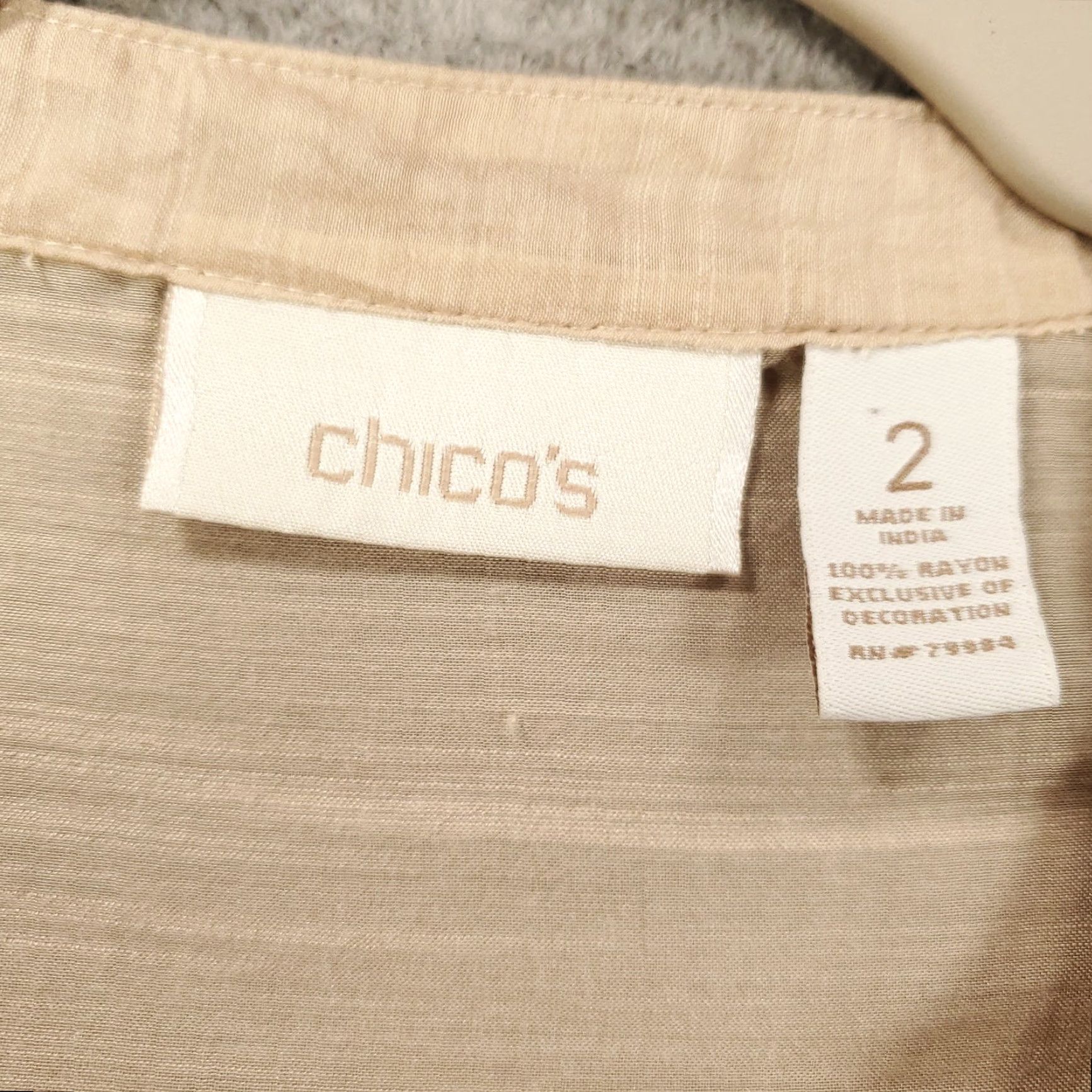 Vintage Chico's Blouse Women Adult Large Beige Sequin Button Sheer V-Neck Long Sleeve Rayon Womens Size L / US 10 / IT 46 - 5 Thumbnail