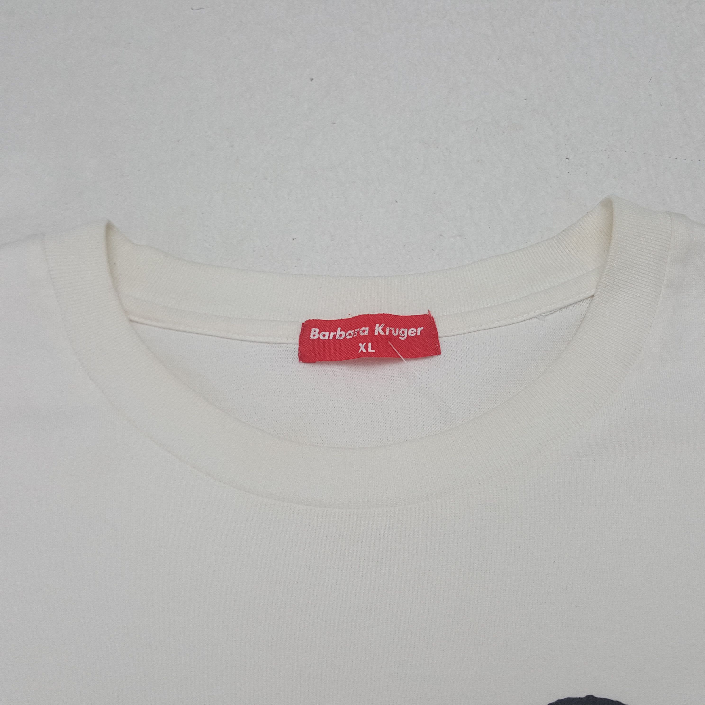 Barbara Kruger × Uniqlo × Vintage Vintage Barbara Kruger How Dare You not Be Me Tshirt Size US XL / EU 56 / 4 - 4 Thumbnail