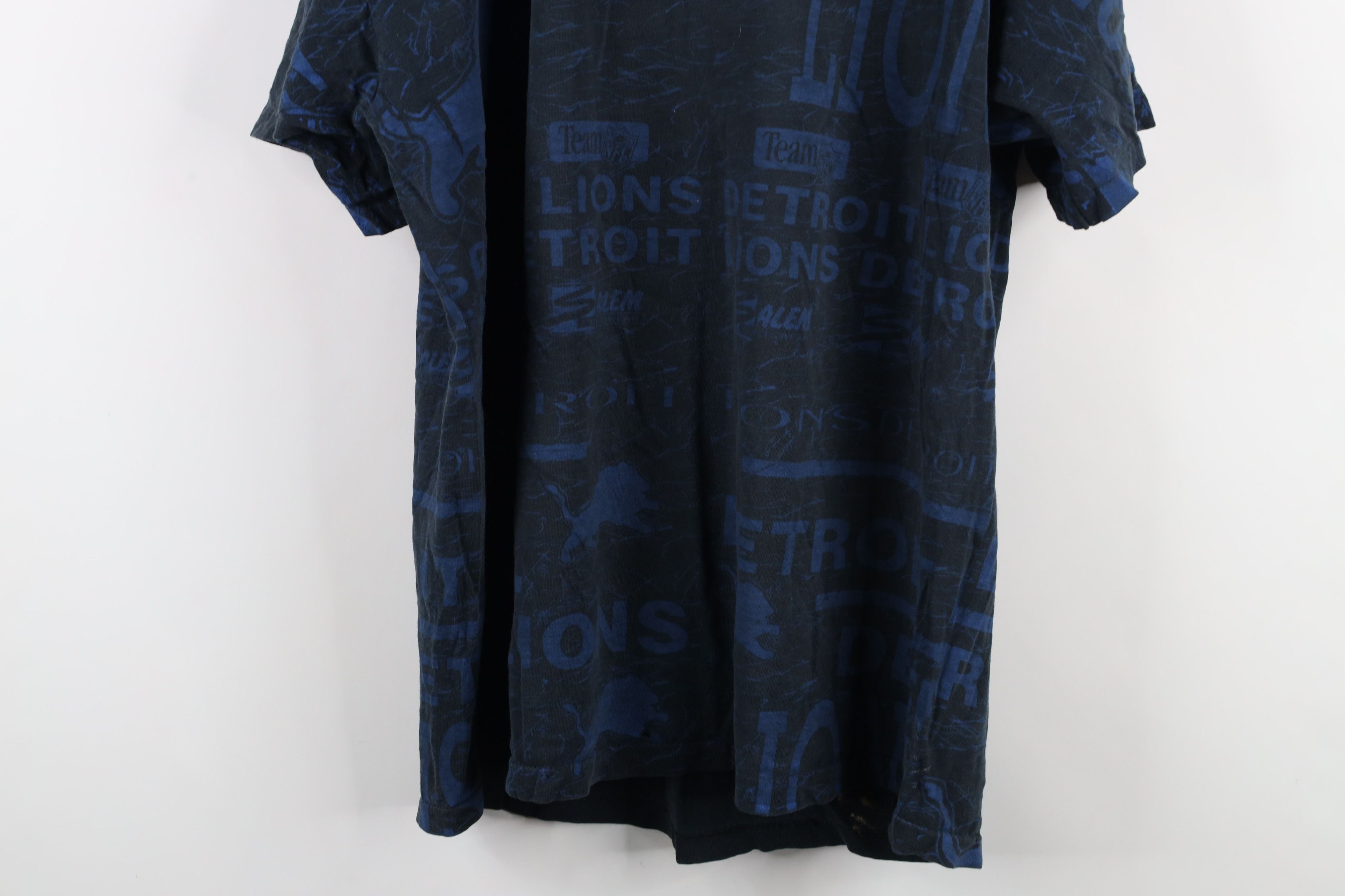 Vintage Vintage 90s Lions Football All Over Print T-Shirt USA Size US XL / EU 56 / 4 - 14 Thumbnail