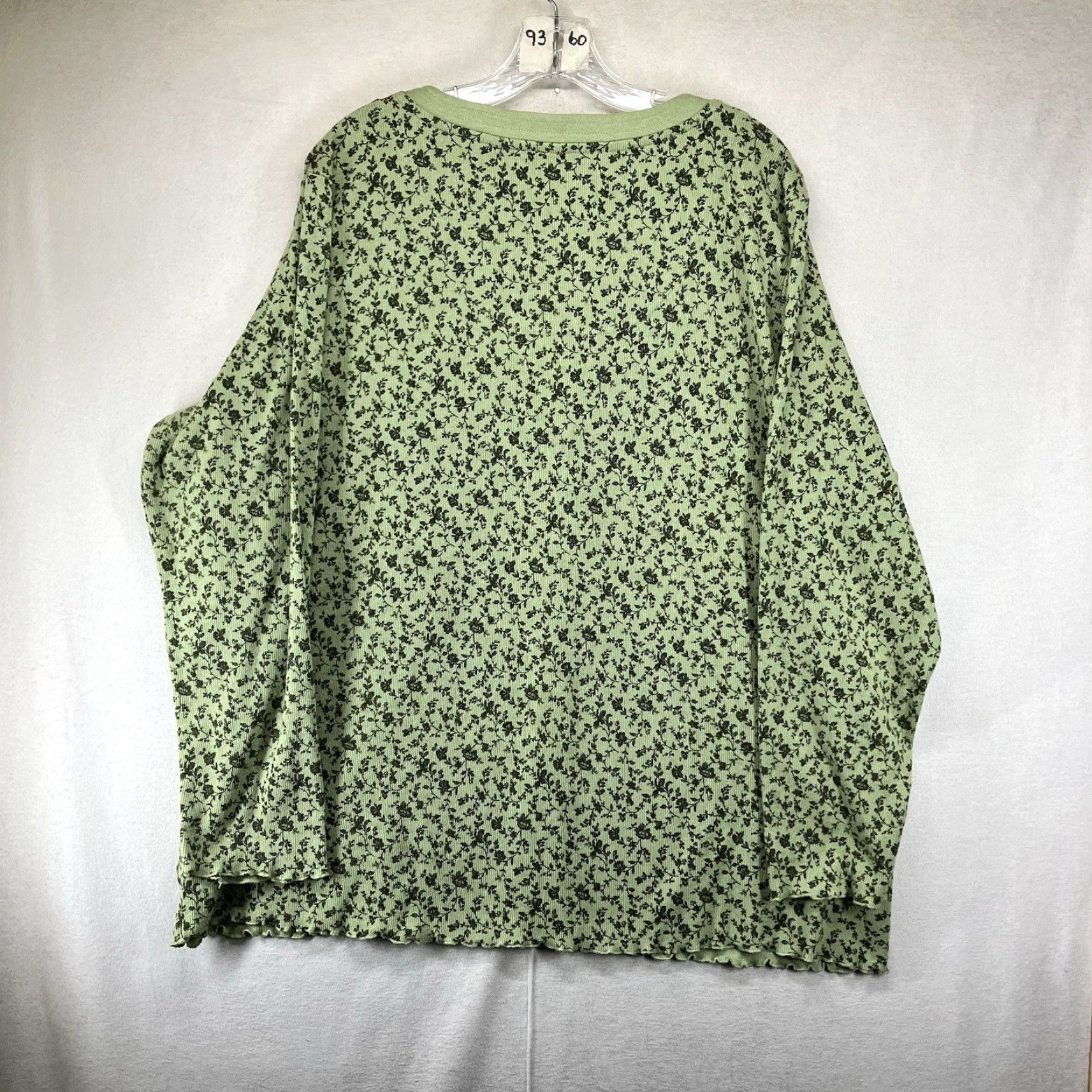 VIBE Women's Henley Top 22-24W Floral Print Relaxed Fit V-Neck Long Sleeve Pullover Button Knit Green 70s 80s Bohemian Fairy Classic Casual Womens Size 3XL / US 20-22 - 2 Thumbnail
