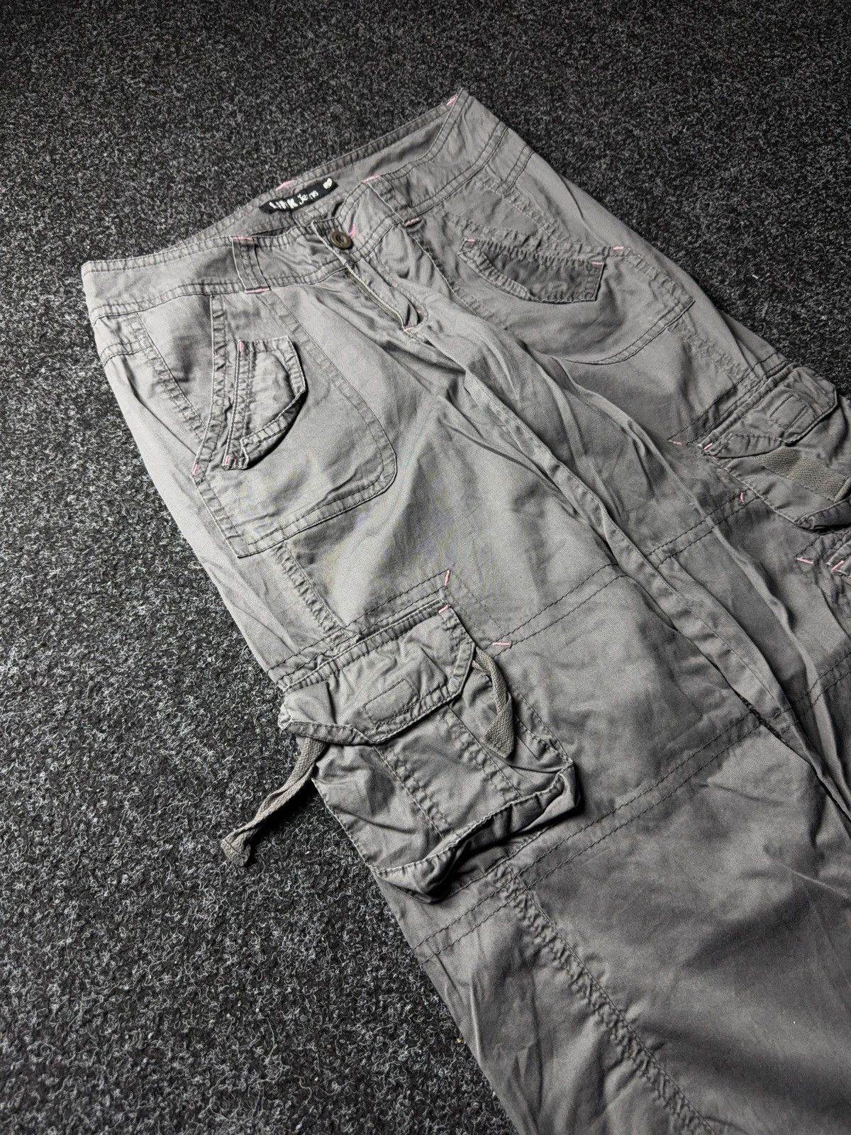 Japanese Brand Y2K 00s Avant Garde Multi-Pocket Parachute Cargo Pants Grey Size 30" / US 8 / IT 44 - 5 Thumbnail