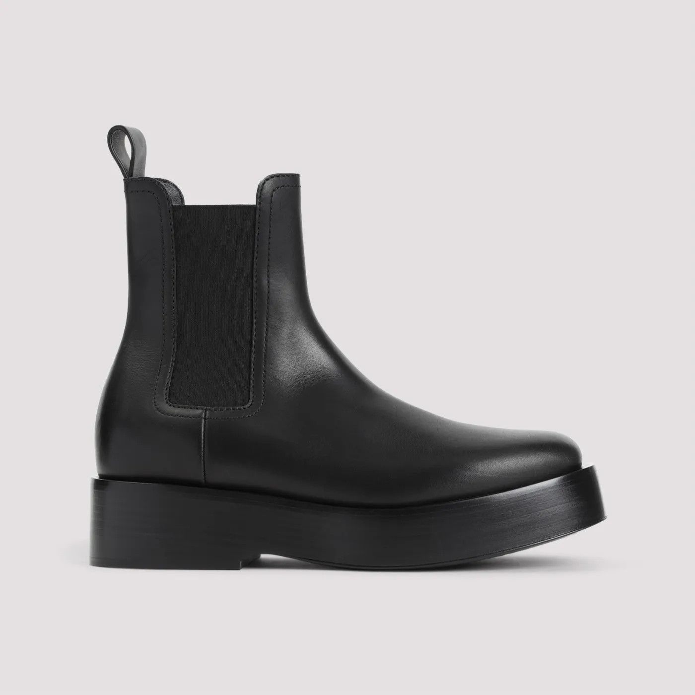 Bottega Veneta o1bcso1str0126 Torino Chelsea Ankle Boots in Black Size US 7 / EU 40 - 1 Thumbnail