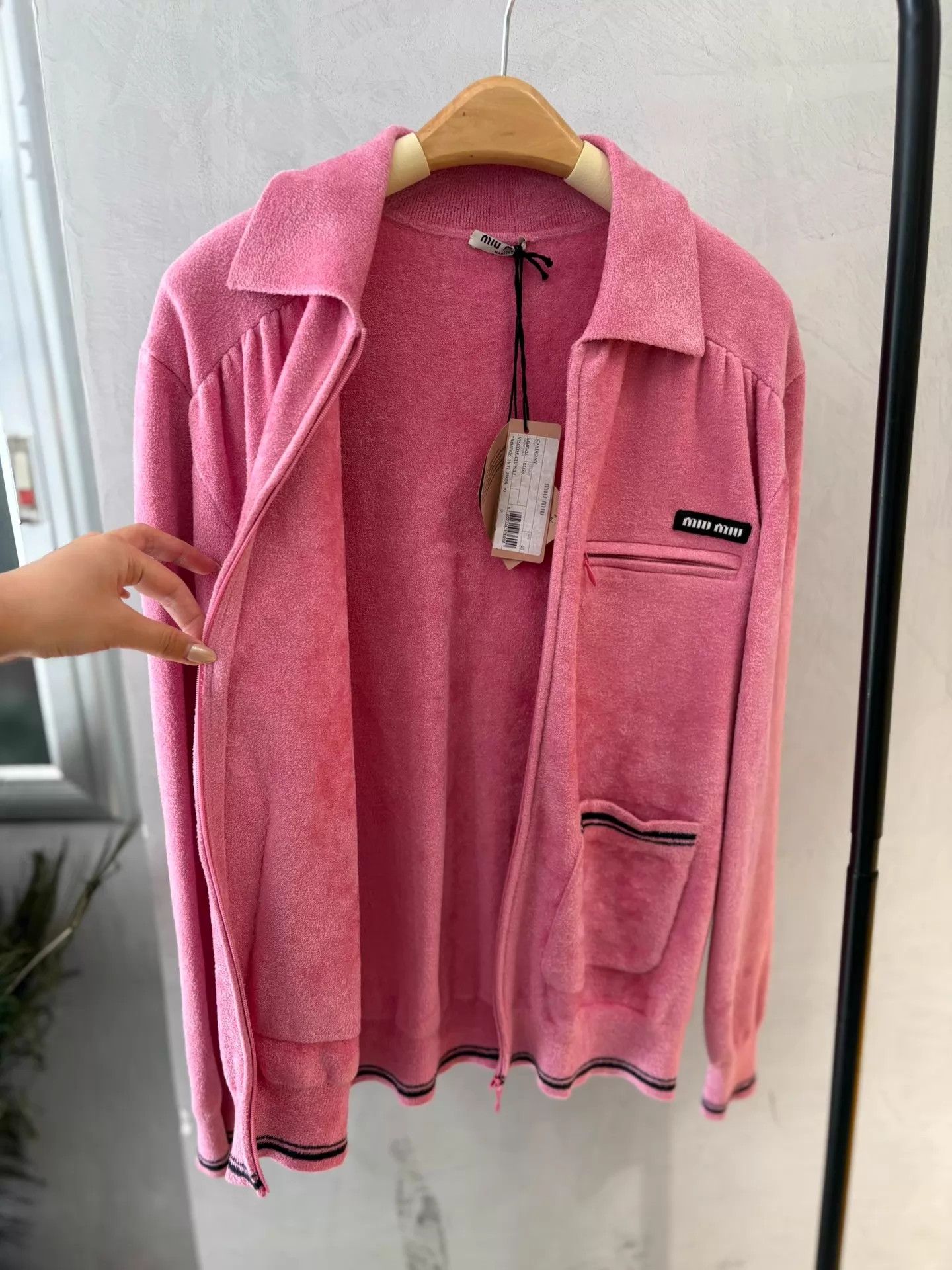 Miu Miu Miu Miu Pink Velvet Shirt-Style Casual Jacket 40 Size S / US 4 / IT 40 - 2 Thumbnail