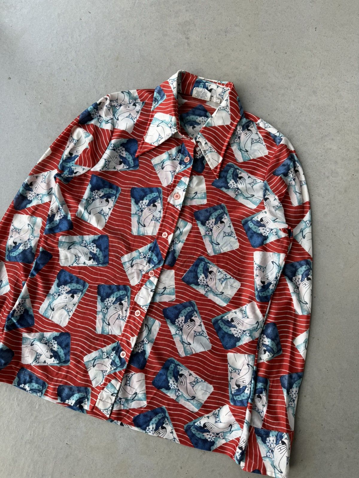 Vintage Vintage 1970s Face Paintings Red Long Sleeve Button Up Shirt Size US S / EU 44-46 / 1 - 4 Thumbnail