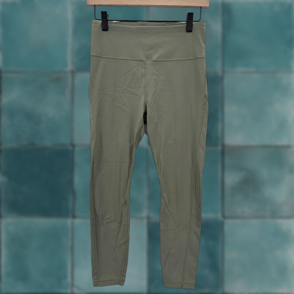 Athleta Athleta Leggings Womens Small Green Pockets 7/8 Tight Stash Pocket Gym & Training Size 28" / US 6 / IT 42 - 1 Thumbnail