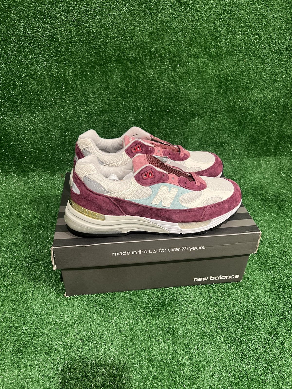 Kith × New Balance Kith x New Balance 992 'Burgundy Reef' Size US 10.5 / EU 43-44 - 2 Thumbnail