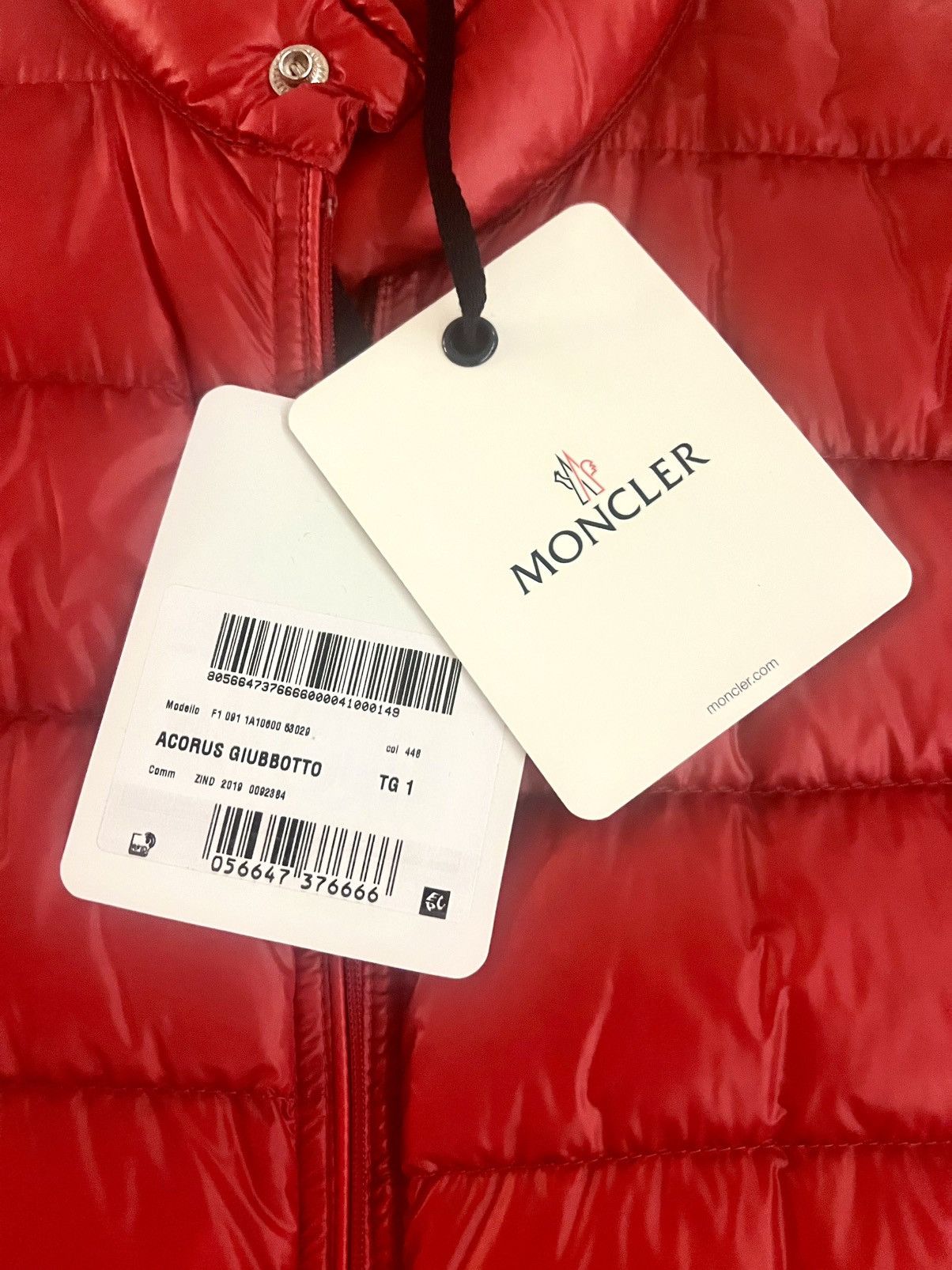 Moncler Brand new / Never worn Moncler Acorus in Parade Red Size US S / EU 44-46 / 1 - 6 Thumbnail