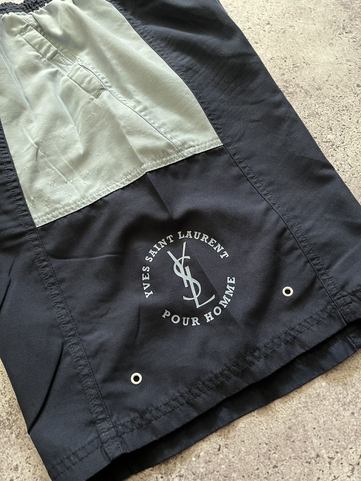 Vintage Vintage YSL Yves Saint Laurent big logo blue Shorts 90s Size US 30 / EU 46 - 2 Thumbnail