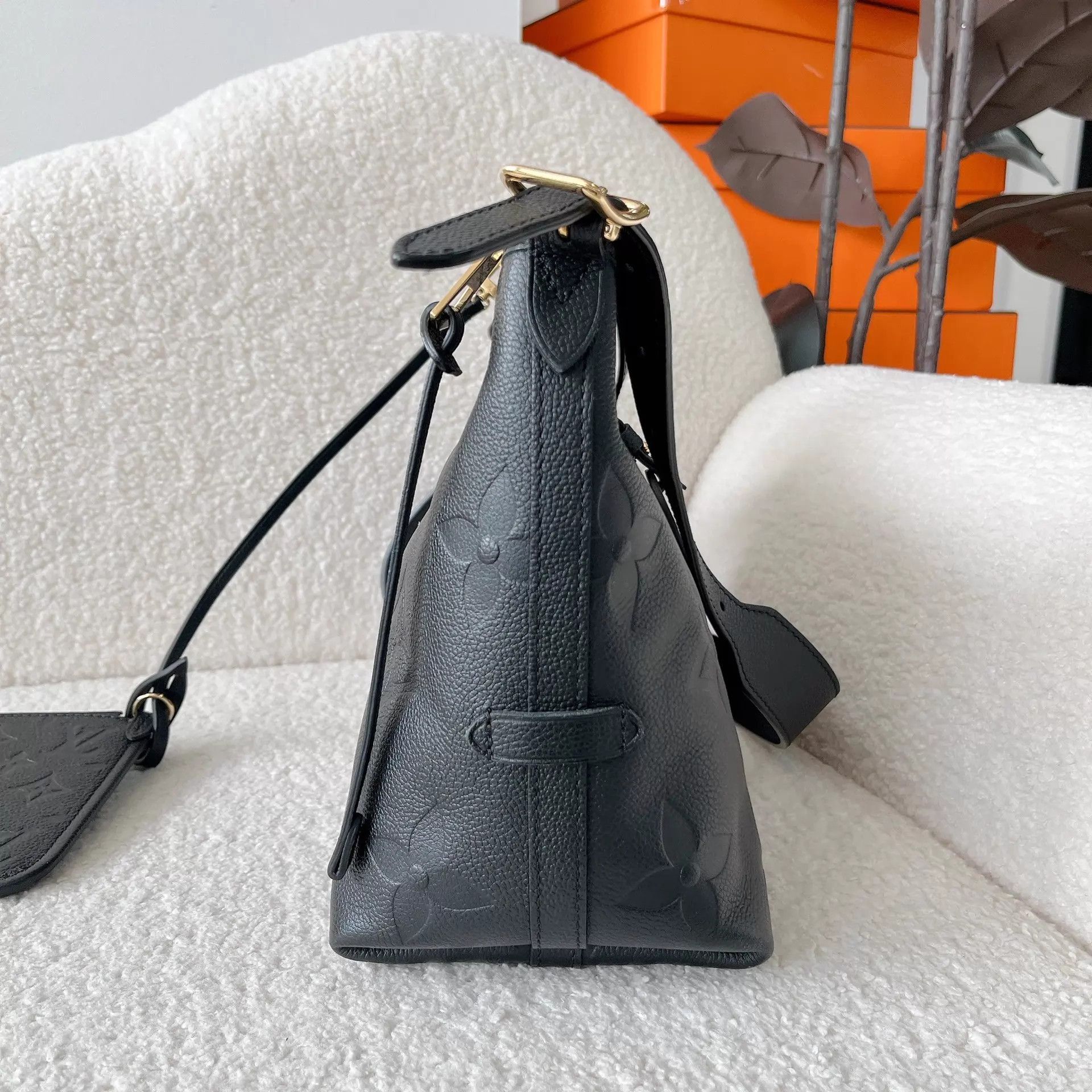 Louis Vuitton LV Carryall Small Embossed Monogram Calfskin Shoulder Bag Size ONE SIZE - 4 Thumbnail