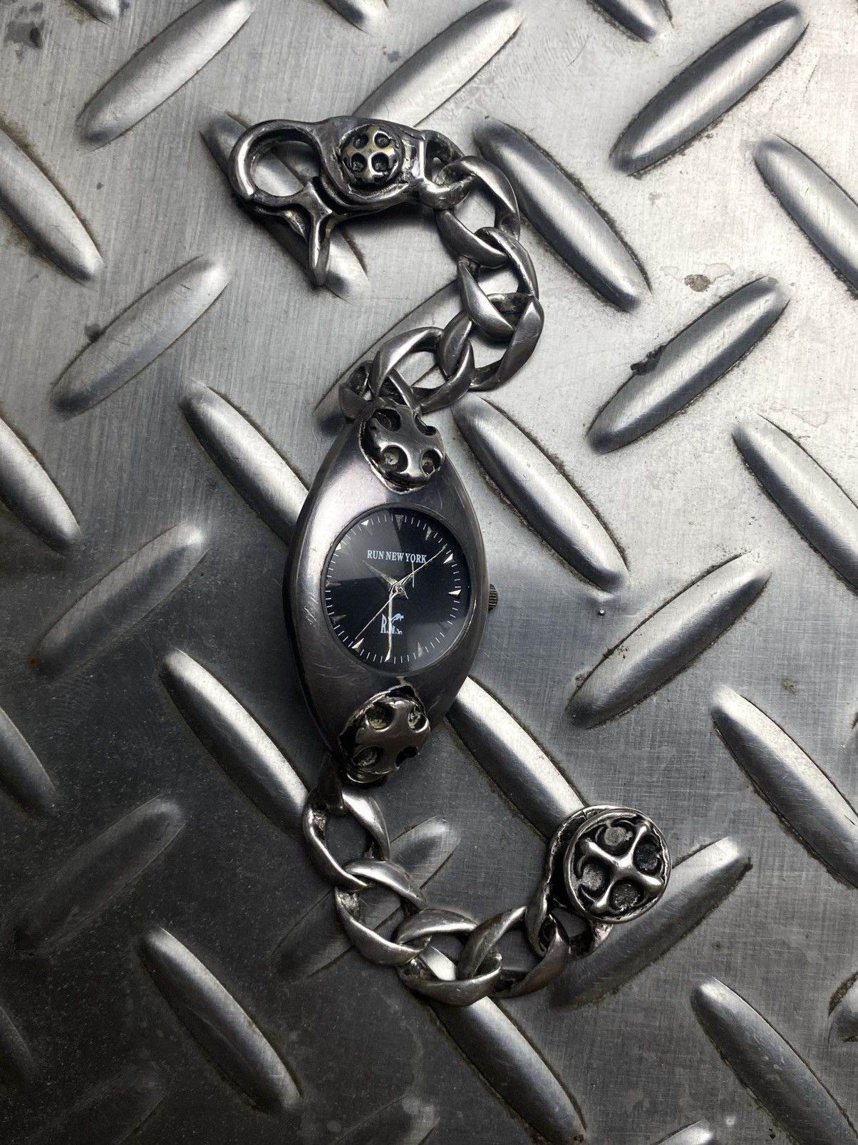 Japanese Brand RUN NEWYORK Bracelet Watch Stainless Steel⚜️ Size ONE SIZE - 2 Thumbnail