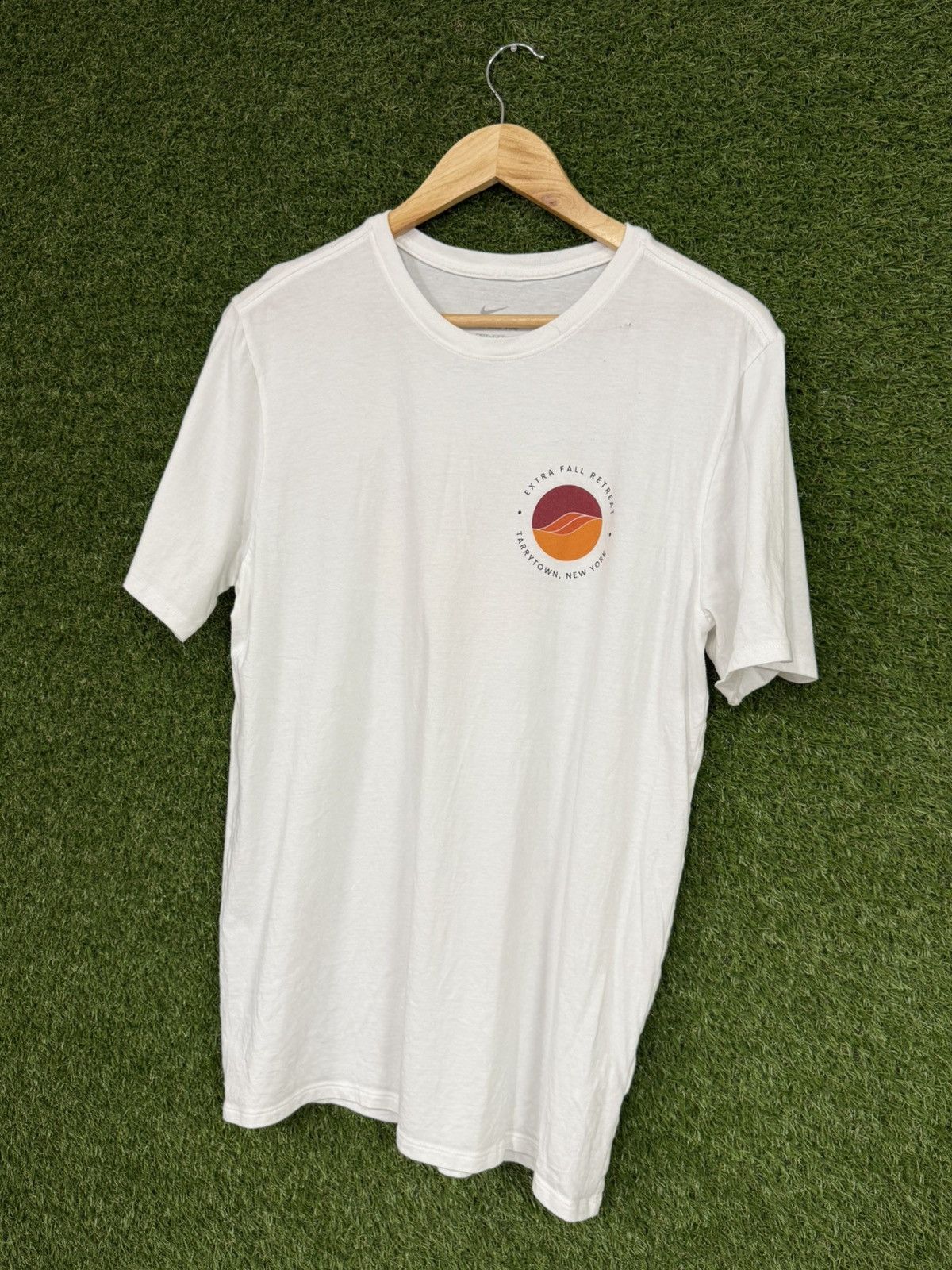Nike Nike White Logo Extra Fall Retreat New York Leaves Tee Large Size US L / EU 52-54 / 3 - 2 Thumbnail