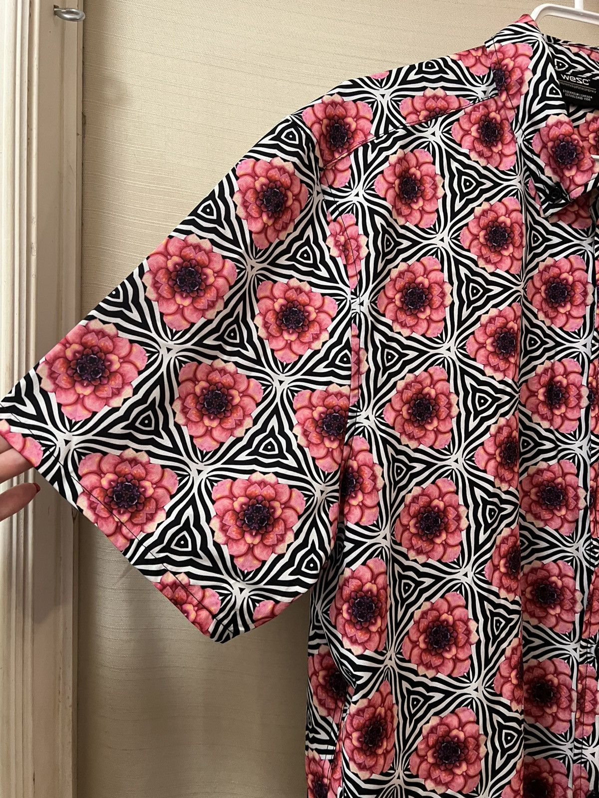 WeSC Wesc mens geometric shirt large button up Size US L / EU 52-54 / 3 - 2 Thumbnail