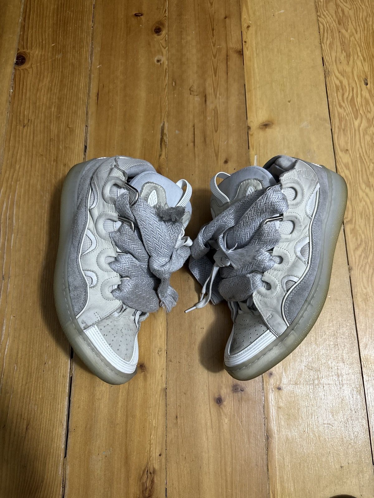 Lanvin Curbs