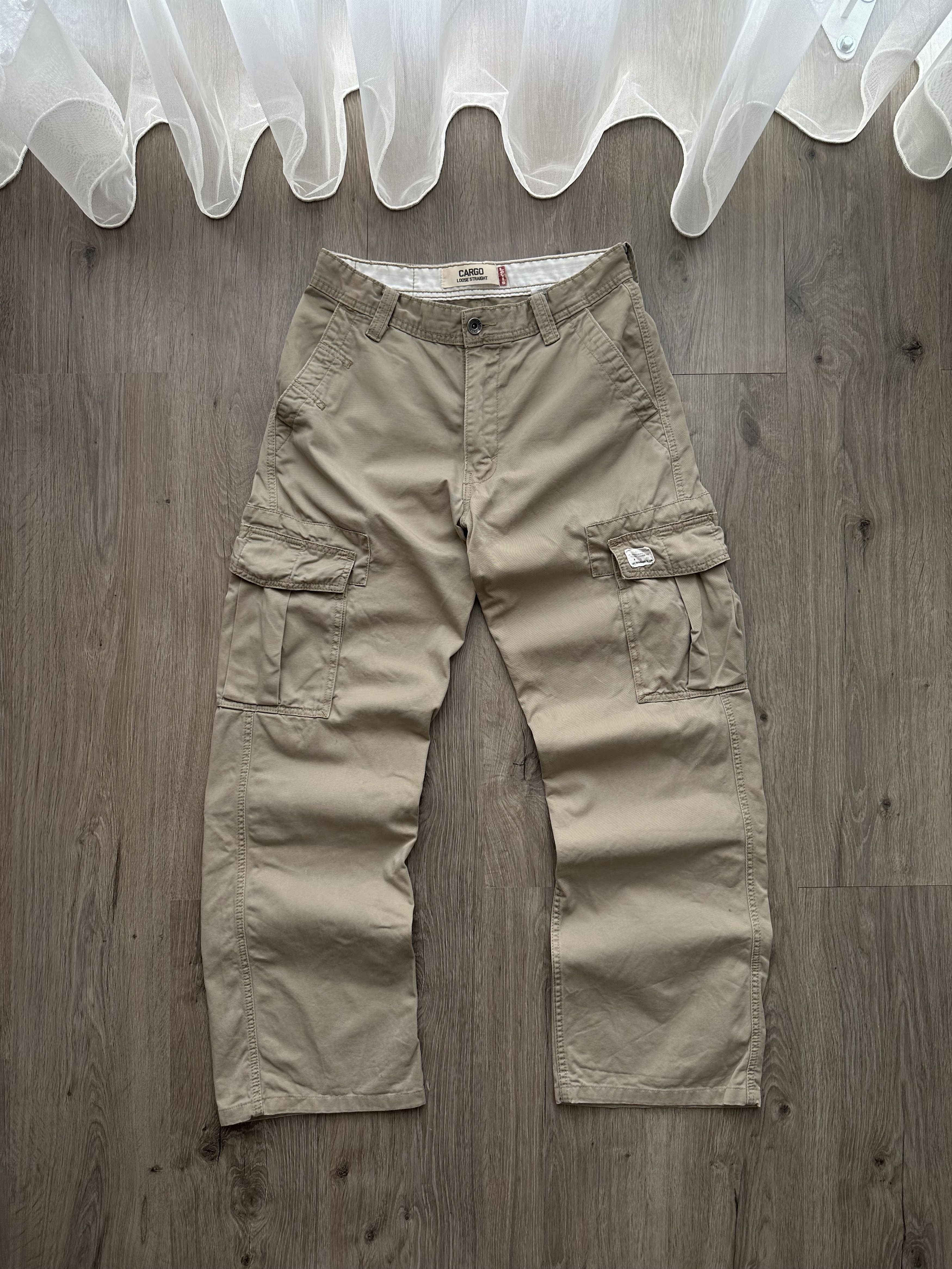 Vintage Levi’s Cargo Loose Straight Beige Pants