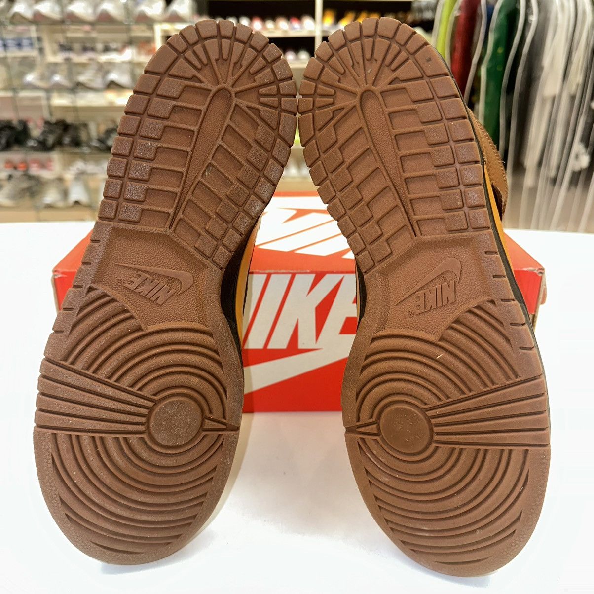 Nike Size 10.5 - Nike Dunk High Bronze Pecan Leather Polka Dot Size US 10.5 / EU 43-44 - 5 Thumbnail