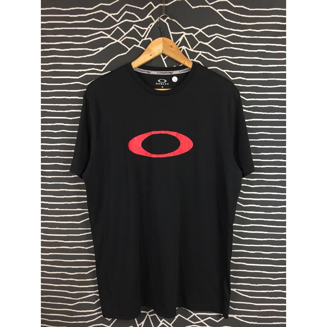Oakley Oakley Hydrolix O-Bold Ellipse Logo Regular Fit Tee Size US XL / EU 56 / 4 - 1 Thumbnail