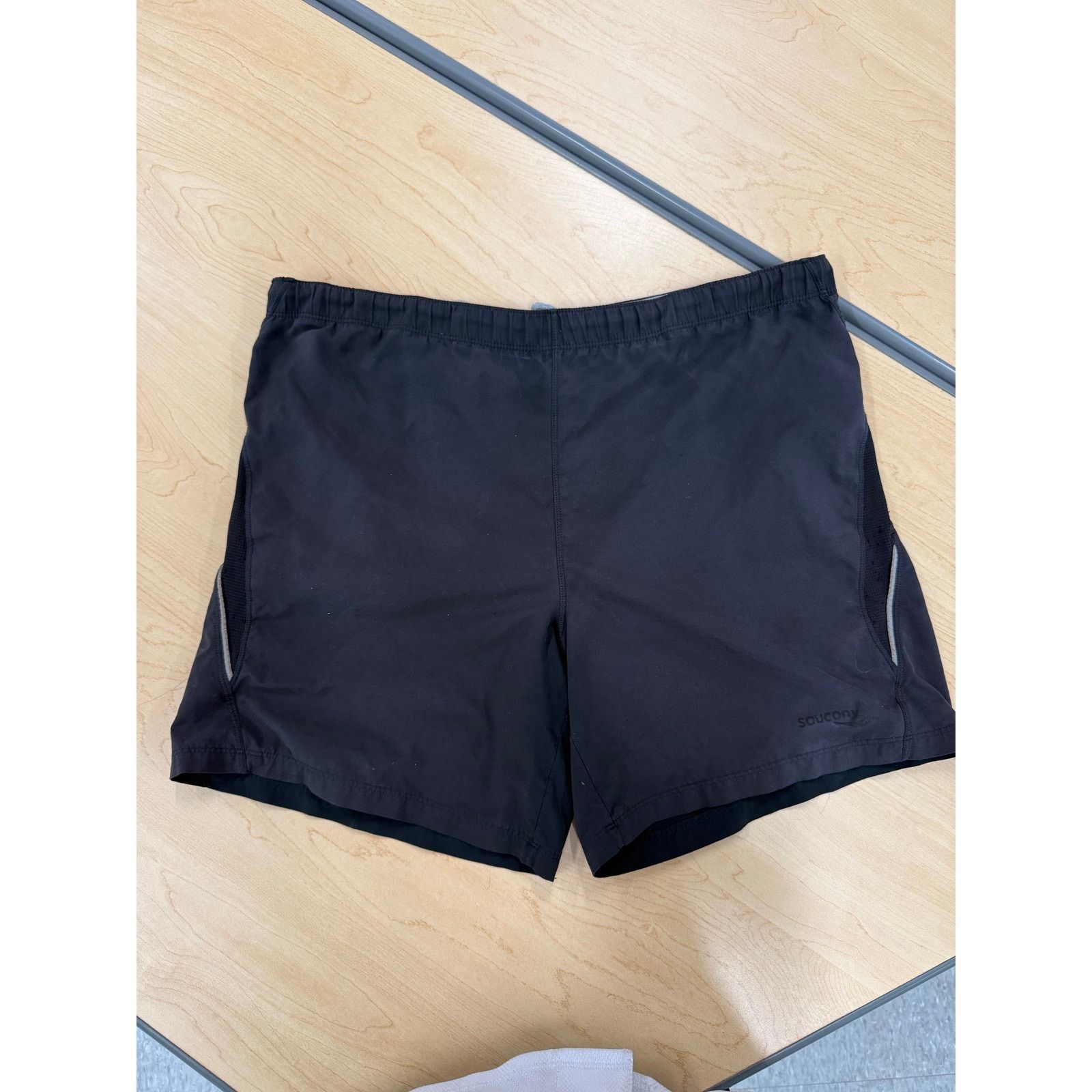 Saucony Saucony Black Running Shorts Men’s Size M Size US 30 / EU 46 - 1 Thumbnail