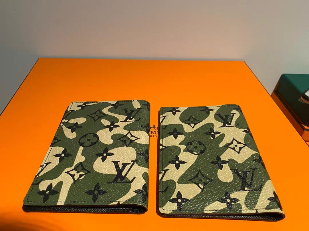 Louis Vuitton Louis Vuitton x Takashi Murakami Q14 Size ONE SIZE - 5 Thumbnail