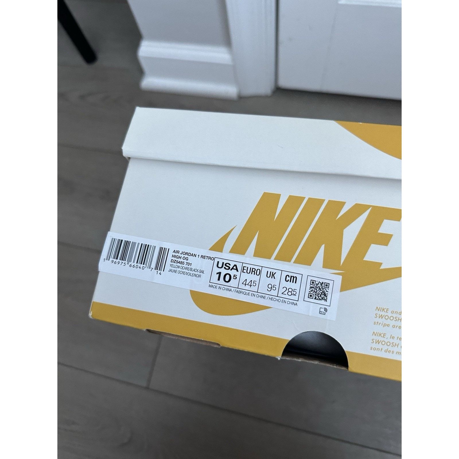 Jordan Brand Nike Air Jordan 1 Retro High OG 'Yellow Ochre” Men's 10.5 Size US 10 / EU 43 - 6 Thumbnail