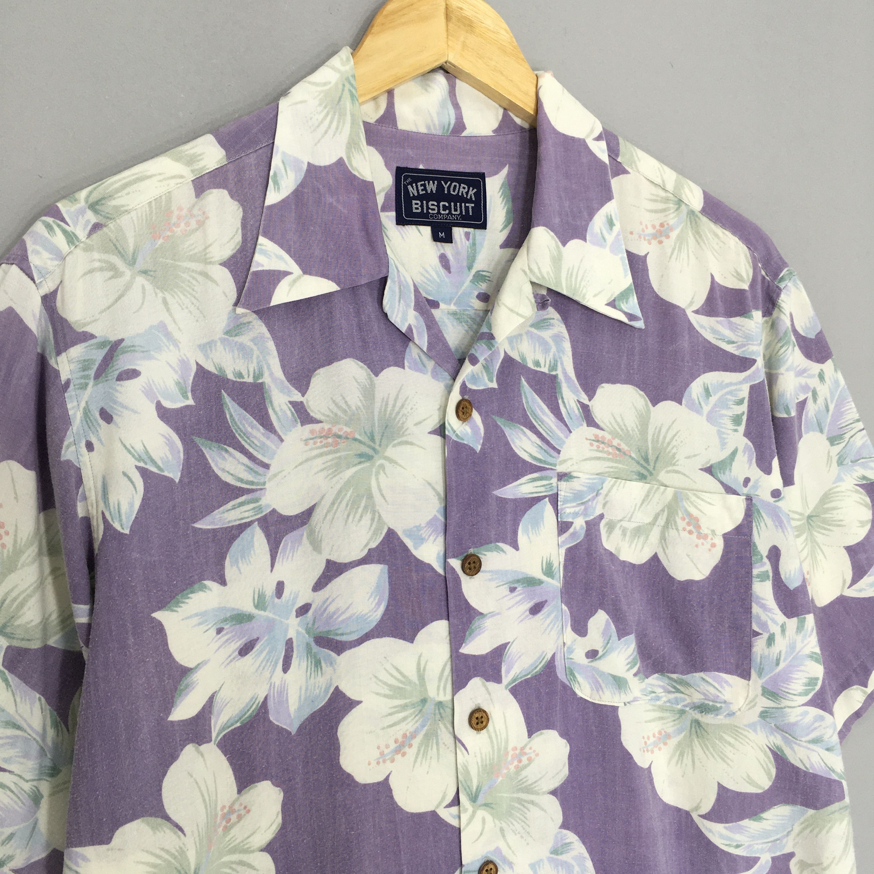 Vintage Vintage New York Biscuit Hawaiian Floral Rayon Shirt Medium Size US M / EU 48-50 / 2 - 3 Thumbnail