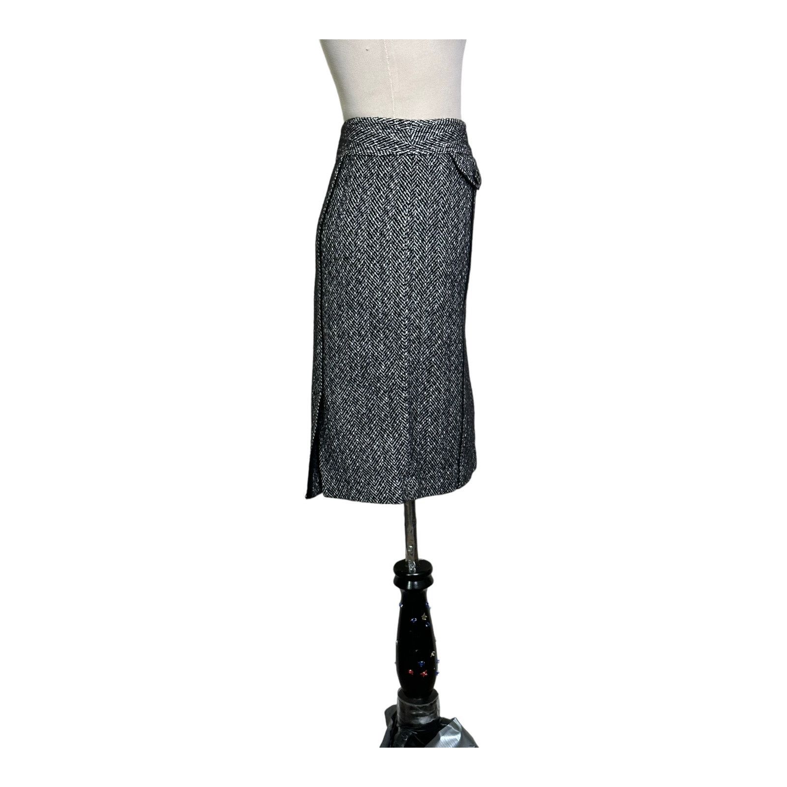 Ann Taylor Ann Taylor two tone chevron knit lined pencil skirt size 8 Size 33" - 7 Thumbnail