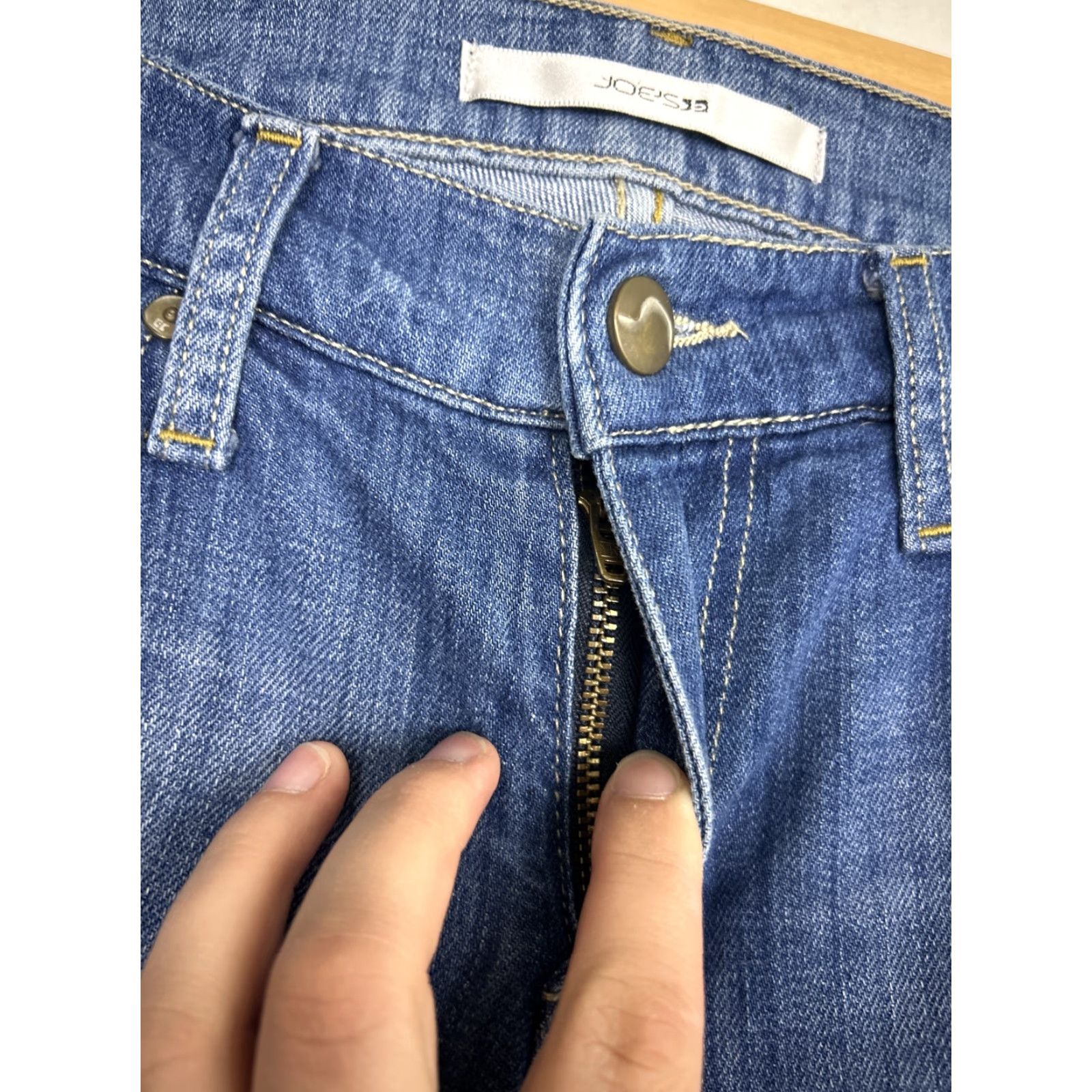 Vintage Joe's Jeans Rocker Flare Jeans Women's Medium Wash Blue 30x32 5-Pocket Distressed No Zip Closure Cotton Denim Vintage: No Size 26 Regular Size 26" / US 2 / IT 38 - 6 Thumbnail