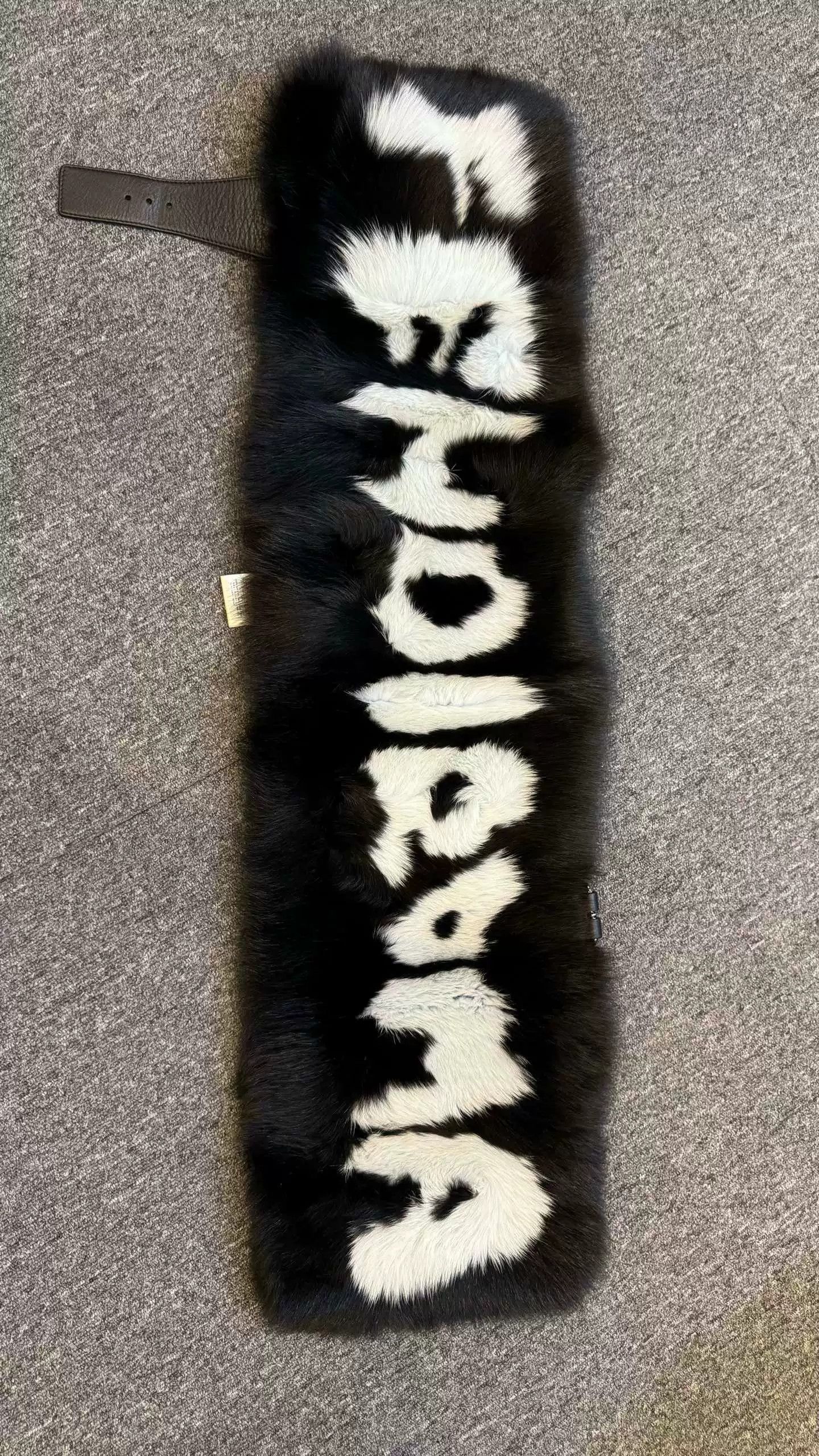 Fendi Fendi Fox Fur Black White Scarf Size ONE SIZE - 1 Thumbnail