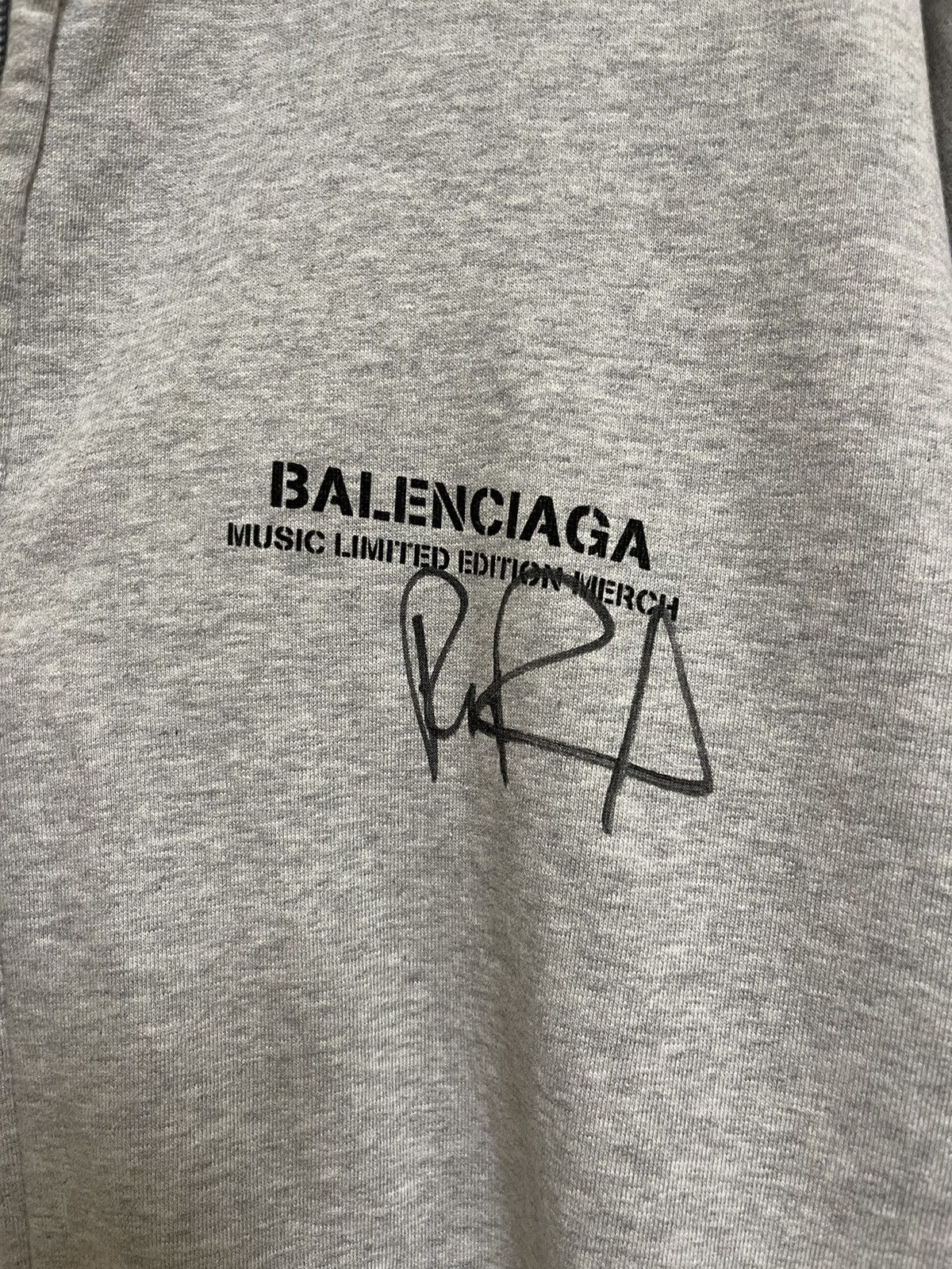 Balenciaga Balenciaga X Rupaul music limited edition 123/200 Size US M / EU 48-50 / 2 - 3 Thumbnail