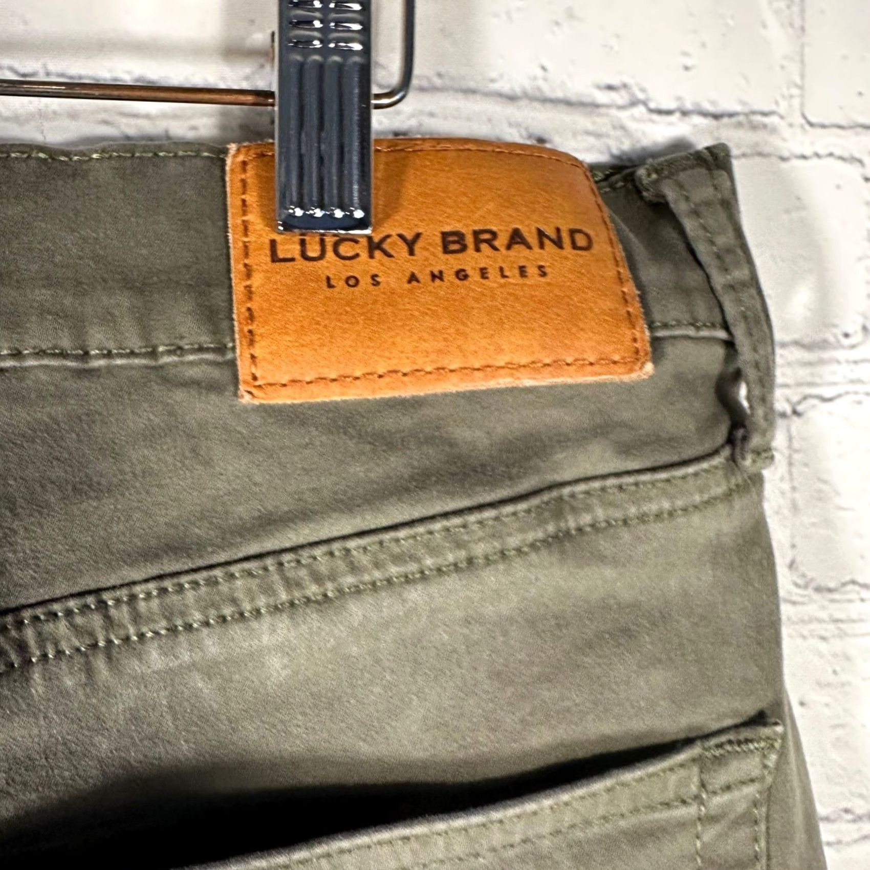 Lucky Brand Lucky Brand Mens Olive Green Straight Leg 5-Pocket Pants 38 Inseam 30 Regular Fit Cotton Blend Chino Casual Mens Size US 38 / EU 54 - 4 Thumbnail