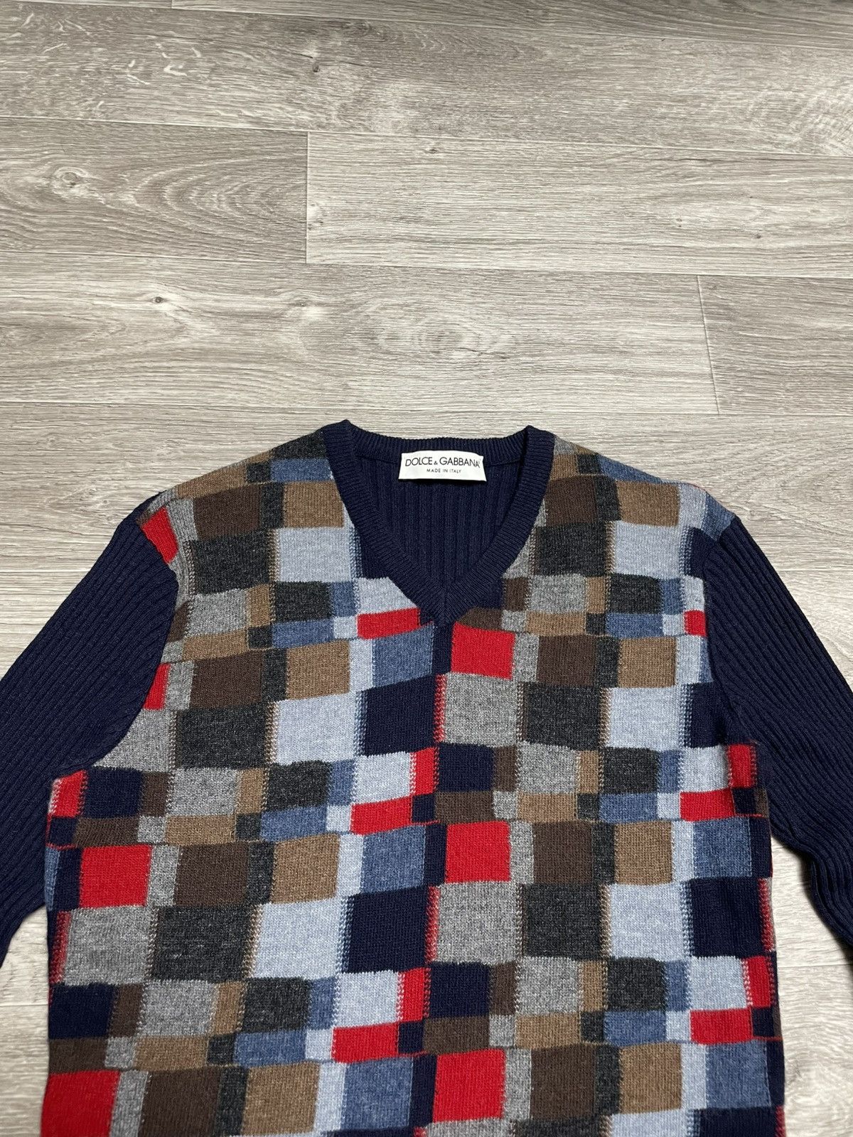 Dolce & Gabbana Dolce Gabbana Multicolored Checkered Pattern V-Neck Sweater Size L / US 10 / IT 46 - 2 Thumbnail
