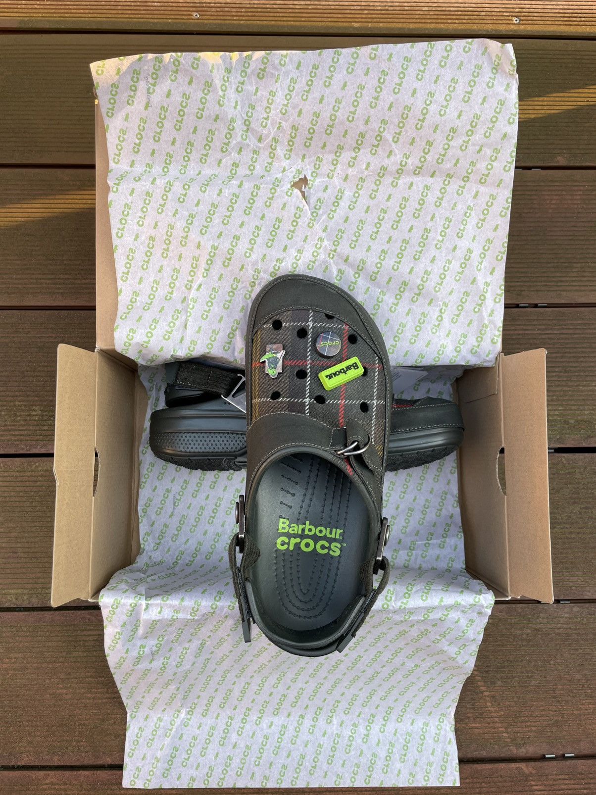 Barbour × Crocs Crocs x Barbour clogs Size US 8 / EU 41 - 2 Thumbnail