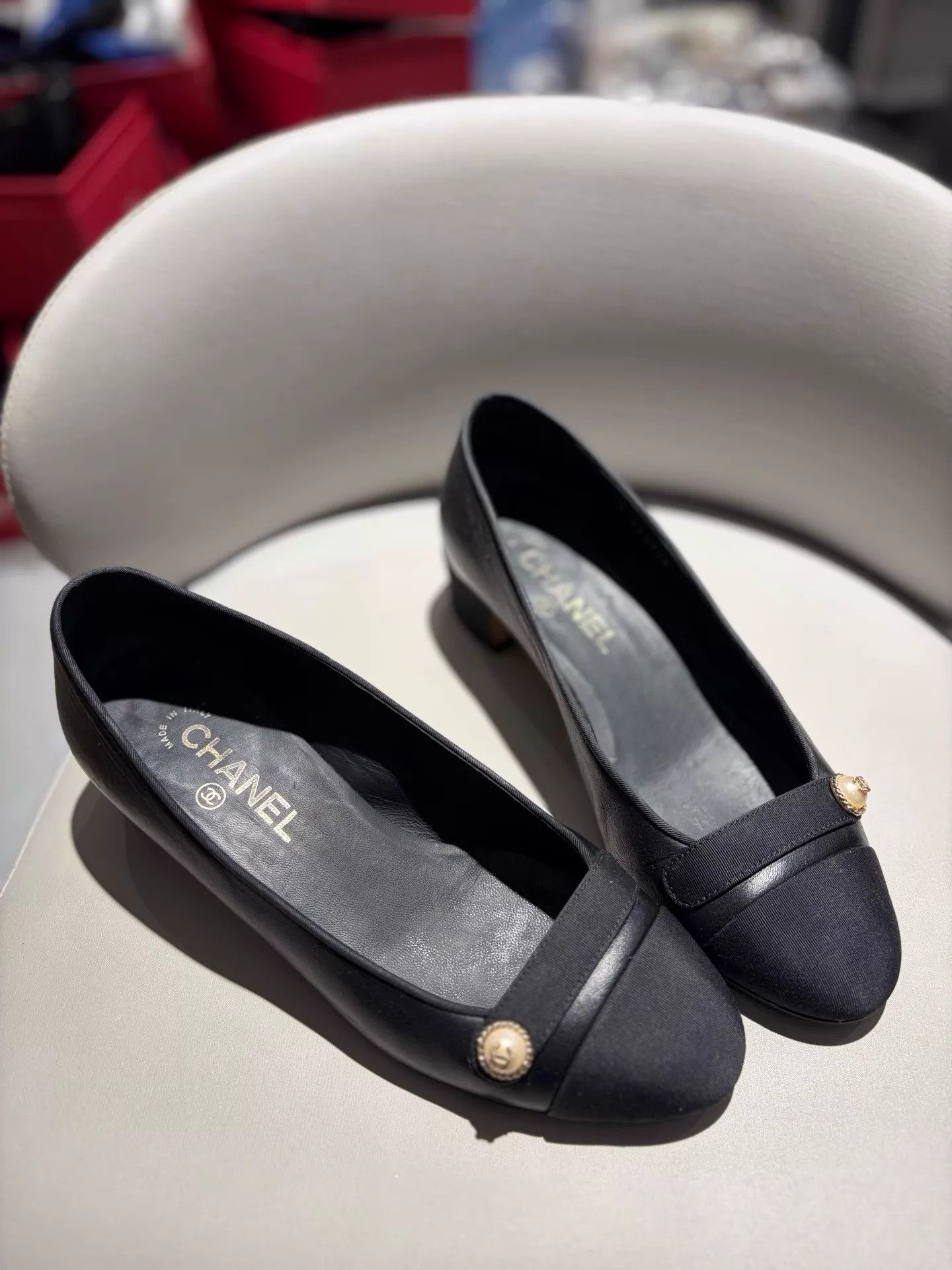 Chanel Chanel Black Pearl Button Ballet Flats 37.5 99 New Size US 7 / IT 37 - 1 Thumbnail
