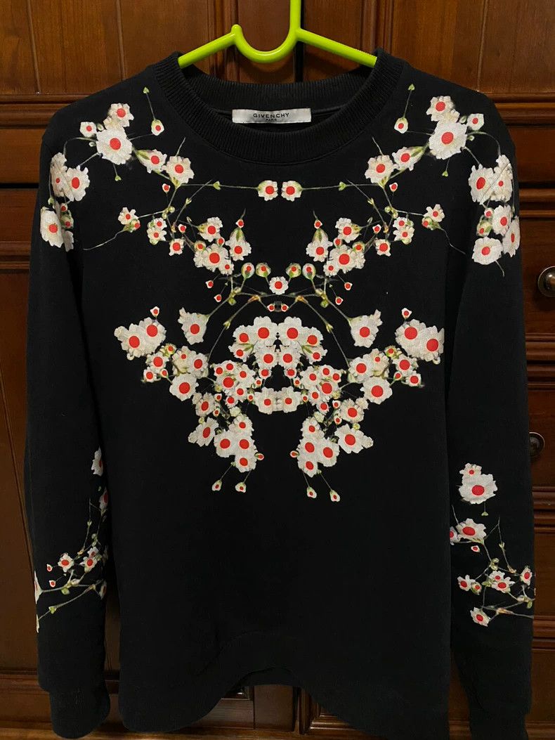 Givenchy GVC all-over star black sweatshirt size XS