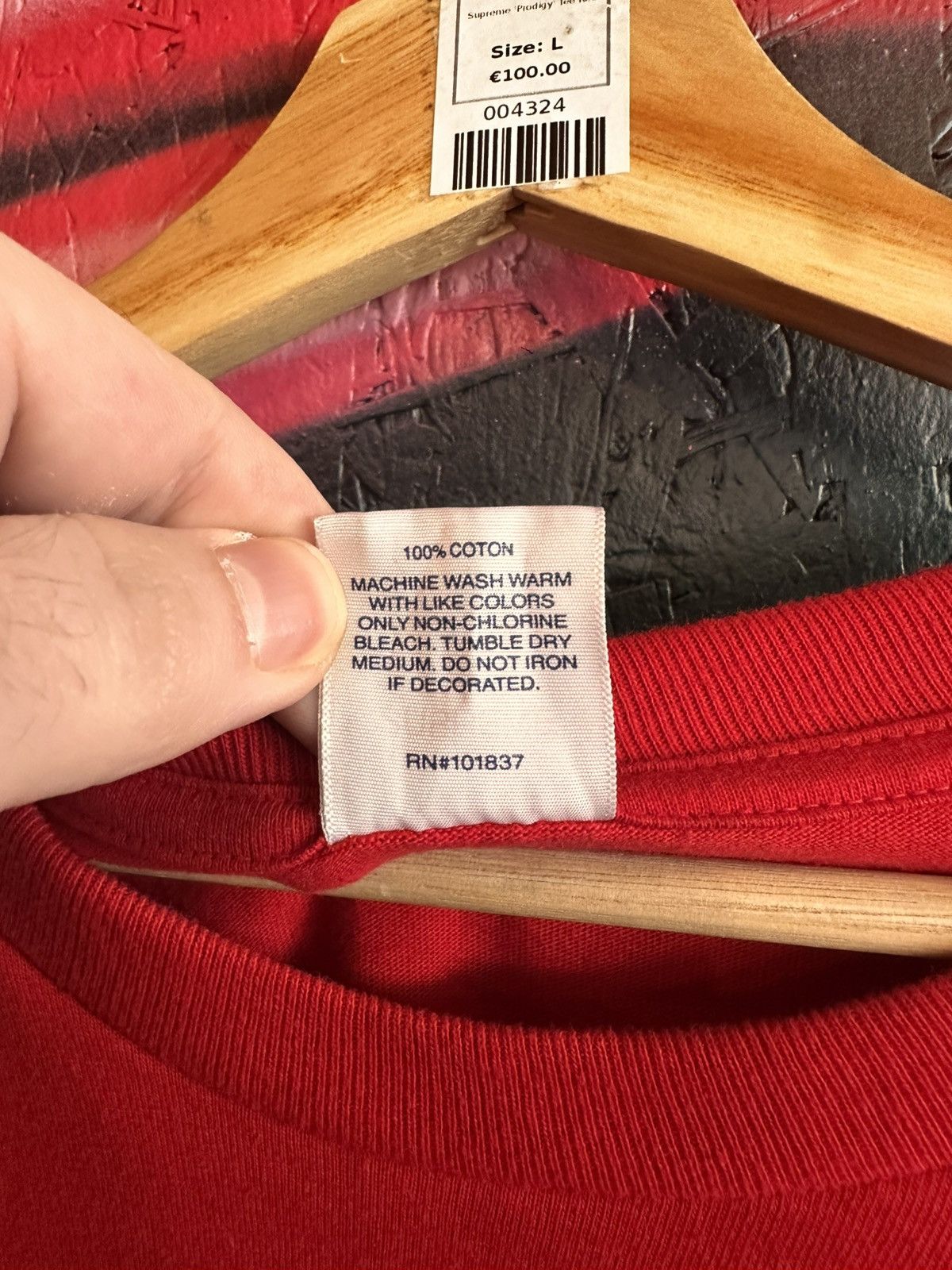 Supreme Supreme Prodigy T red Size US L / EU 52-54 / 3 - 5 Thumbnail