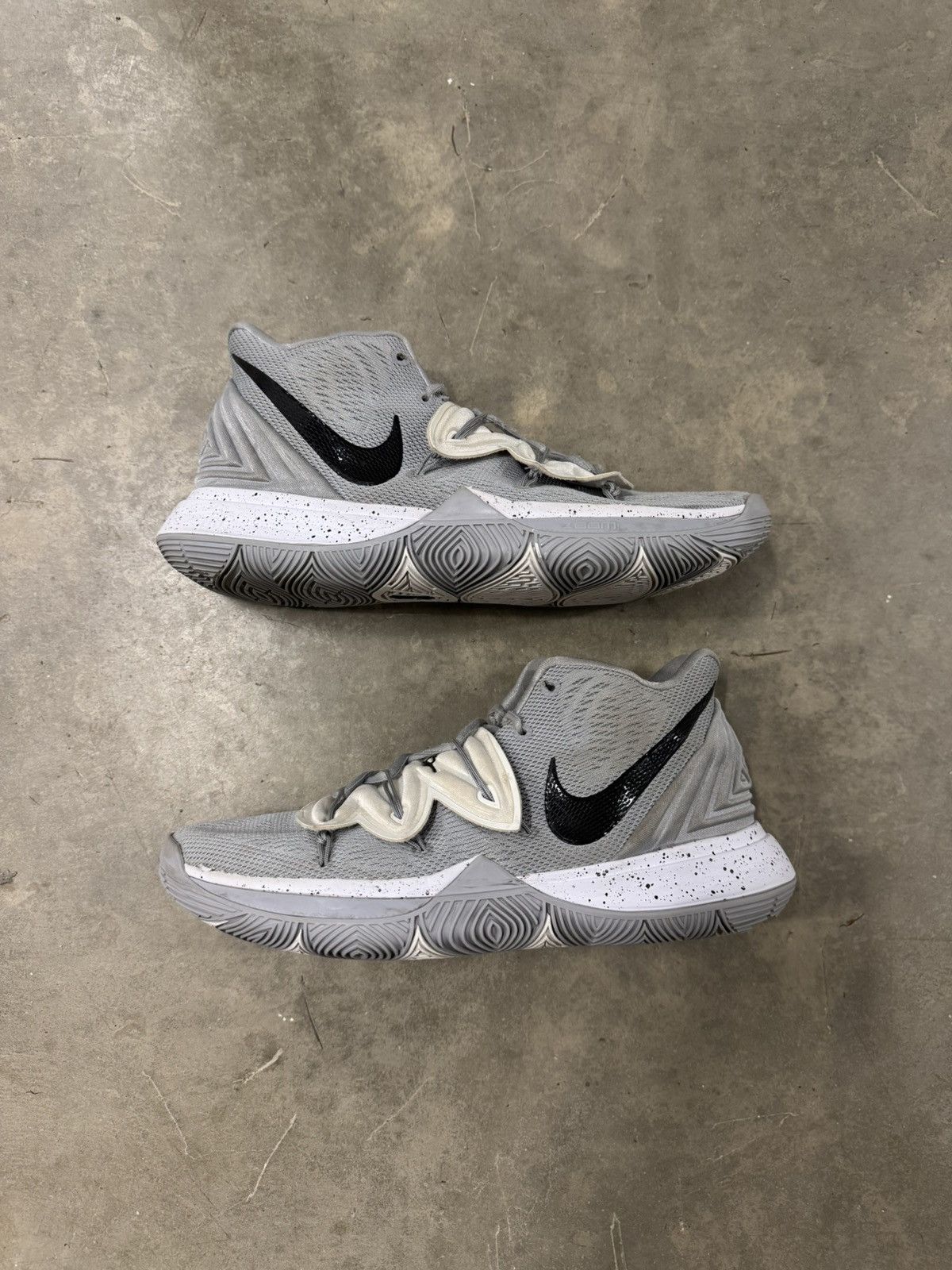 Nike Nike Kyrie 5 TB Wolf Grey Size 10 Size US 10 / EU 43 - 2 Thumbnail