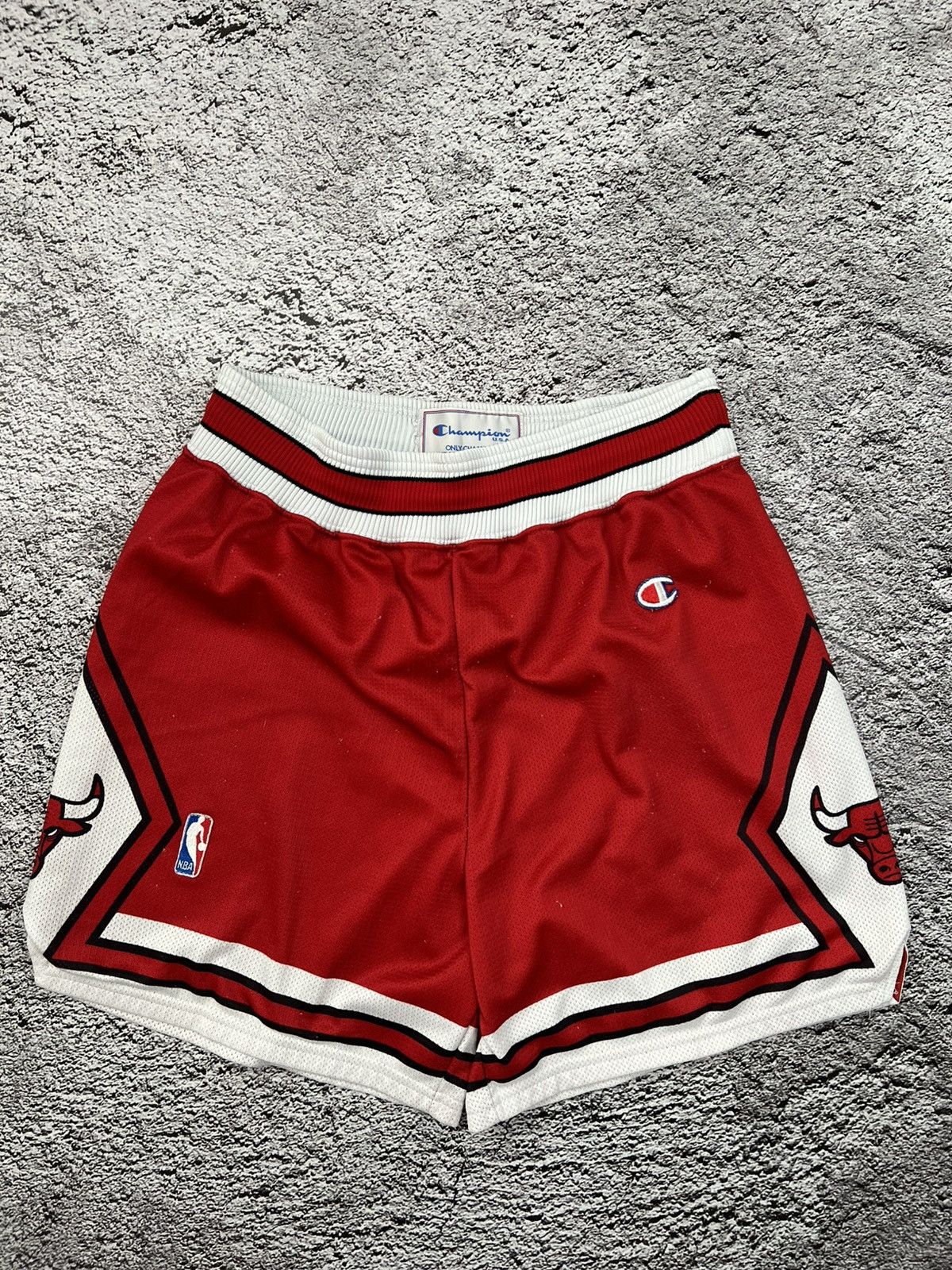 Champion × NBA × Vintage VTG 90’s Chicago Bulls NBA Michael Jordan champion shorts Size US 32 / EU 48 - 1 Thumbnail