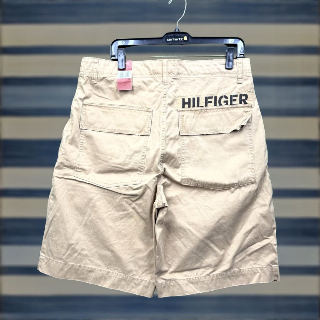 Tommy Hilfiger Tommy Hilfiger Red Label Shorts Mens 32 Chino Regular Beige, Logo, Pockets, Button, Flat Front, Cotton, NWT Size US 32 / EU 48 - 1 Thumbnail