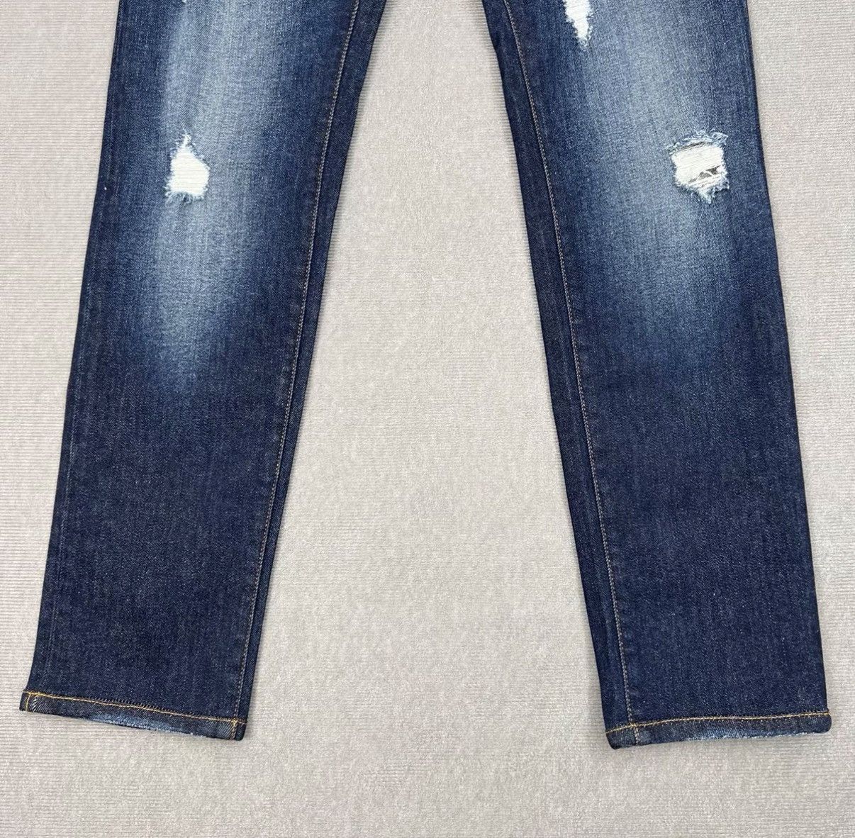 Dolce & Gabbana Dolce & Gabbana Gold-Tag Distressed Washed Denim Jeans Size US 32 / EU 48 - 4 Thumbnail