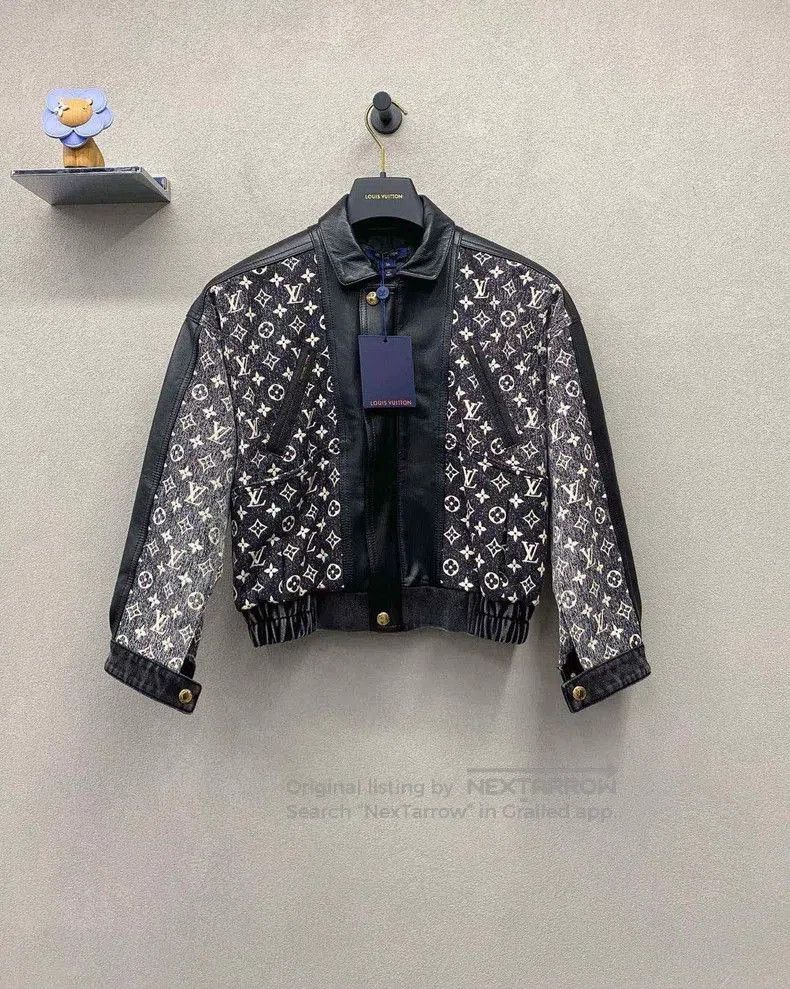 Louis Vuitton Louis Vuitton Logo Print Bomber Jacket. Size US XS / EU 42 / 0 - 2 Thumbnail