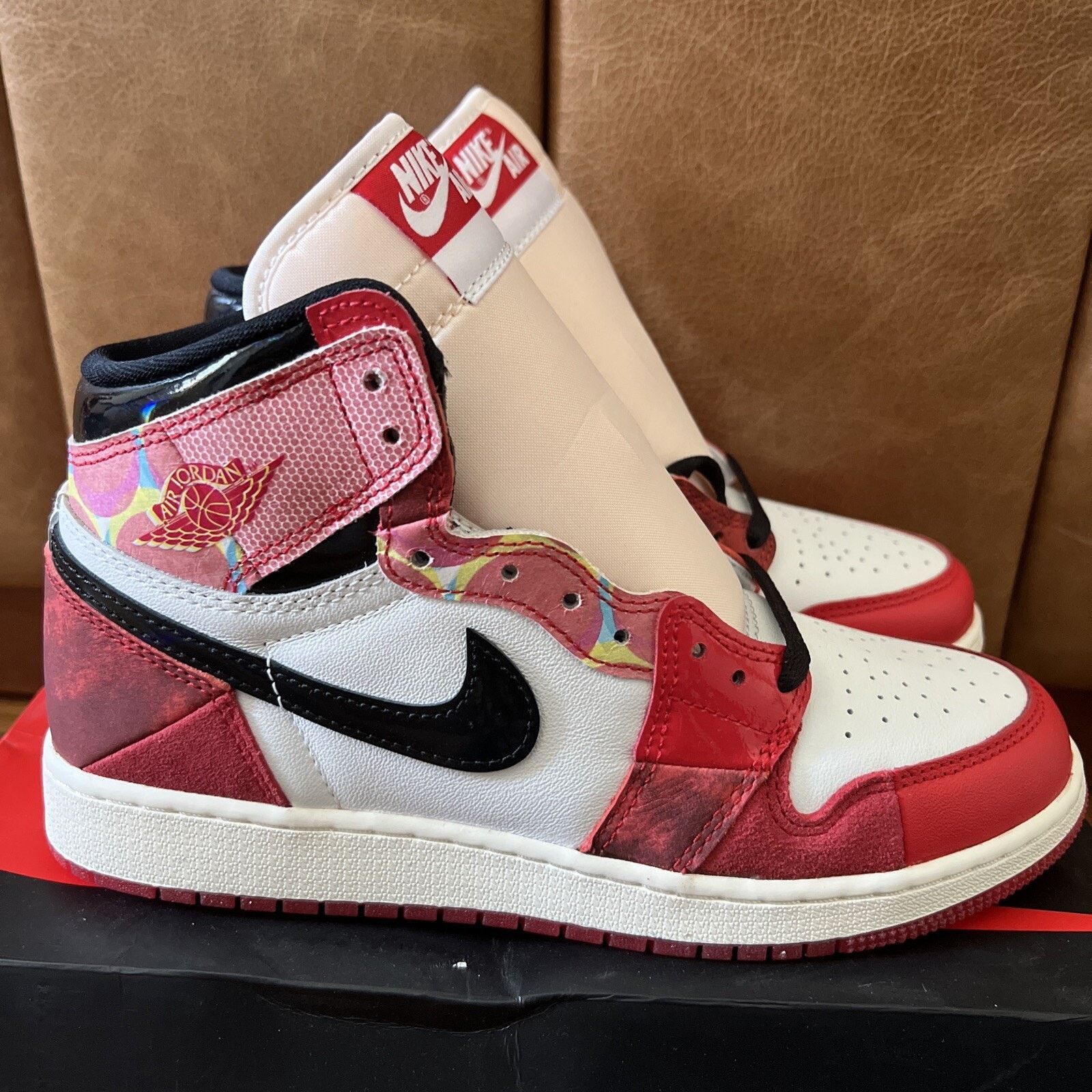 Nike Jordan 1 Retro High OG Size 6,5 GS Spider-Man Size US 6.5 / EU 39-40 - 3 Thumbnail