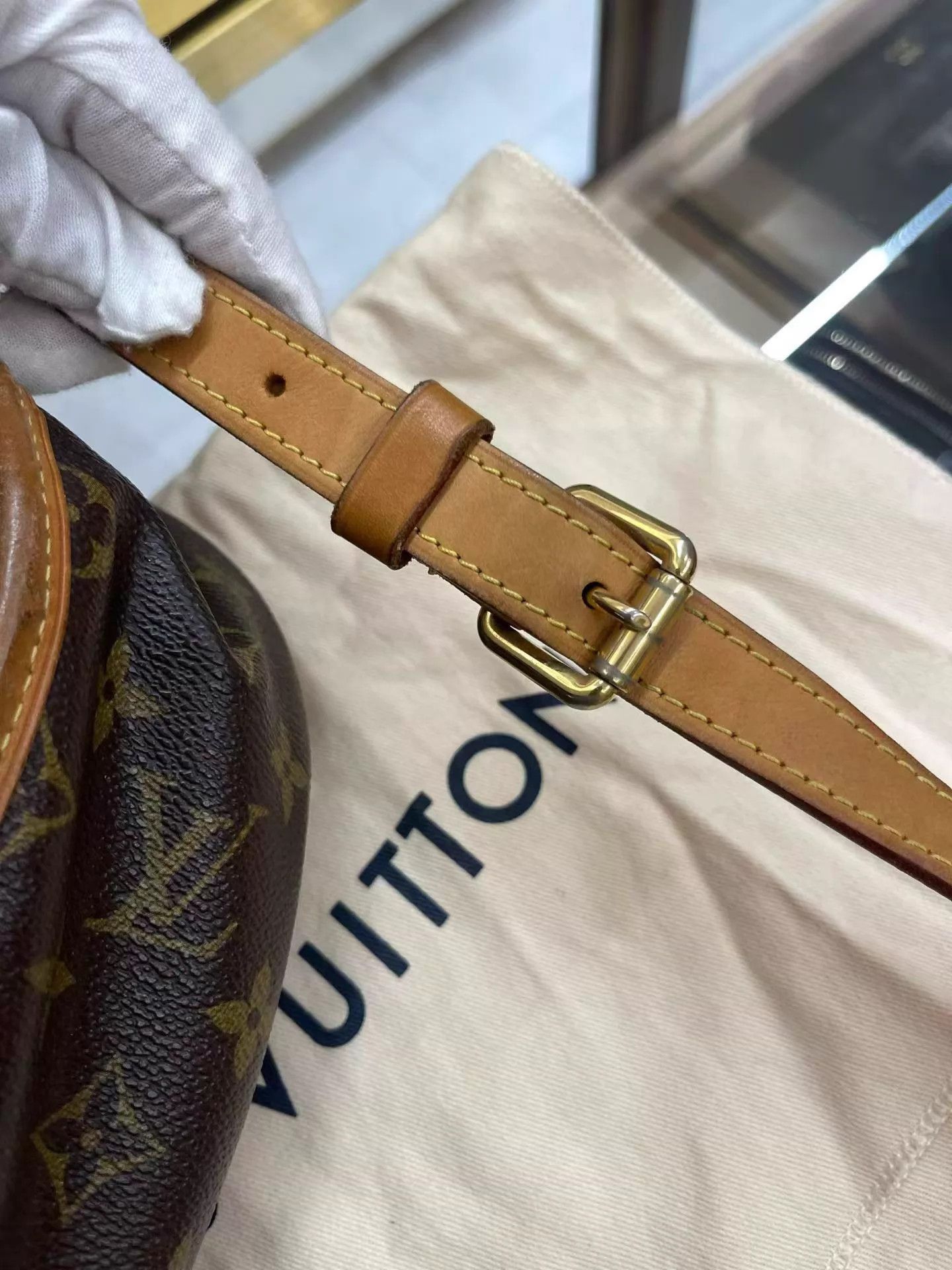 Louis Vuitton Louis Vuitton Pumpkin PM Bag 28x21x8 Good Condition Size ONE SIZE - 7 Thumbnail