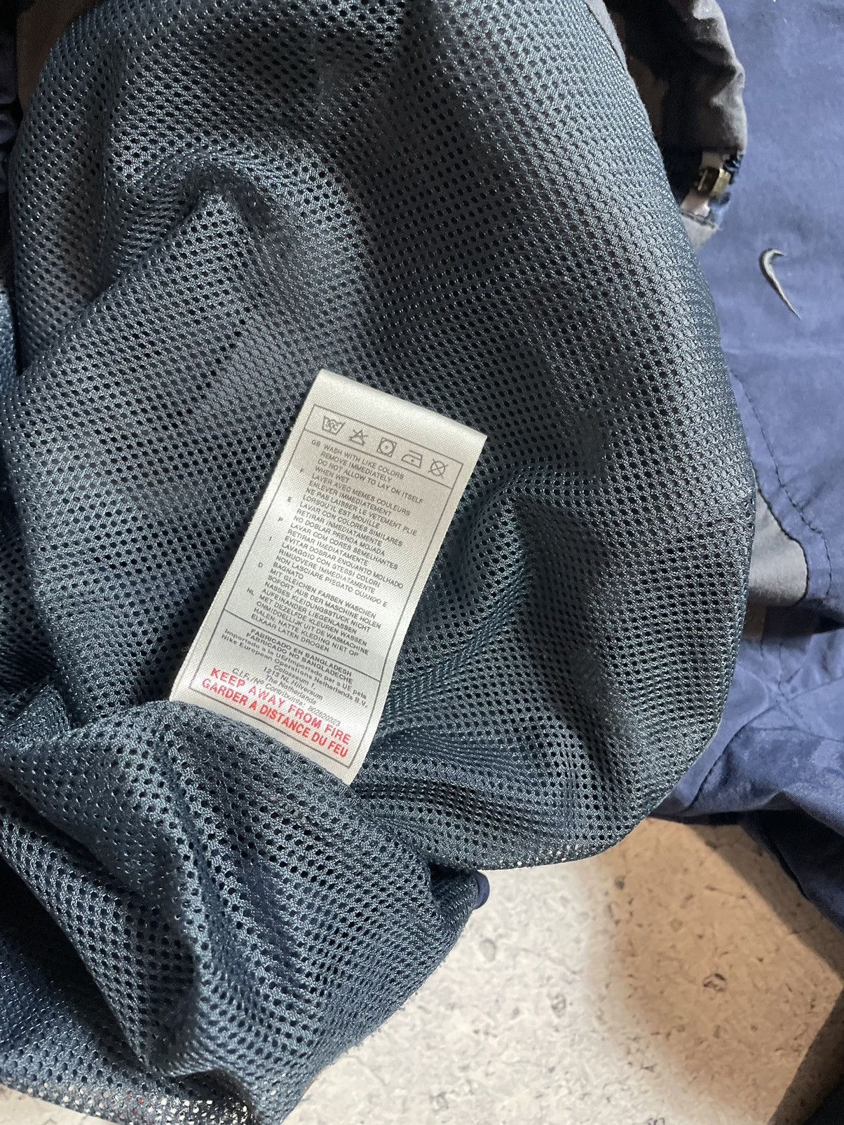 Nike × Vintage Vintage Nylon Windbreaker Jacket Nike Drill Swoosh Y2K Size US XL / EU 56 / 4 - 9 Thumbnail