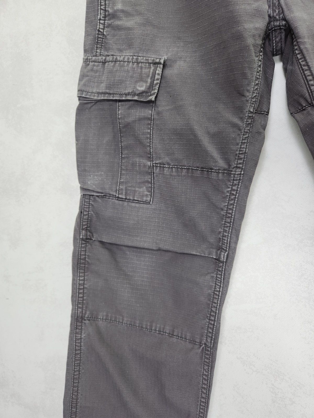 Carhartt × Carhartt Wip × Vintage Vintage 90s Carhartt Cargo Aviation Pants distressed 29x32 Size US 29 - 4 Thumbnail