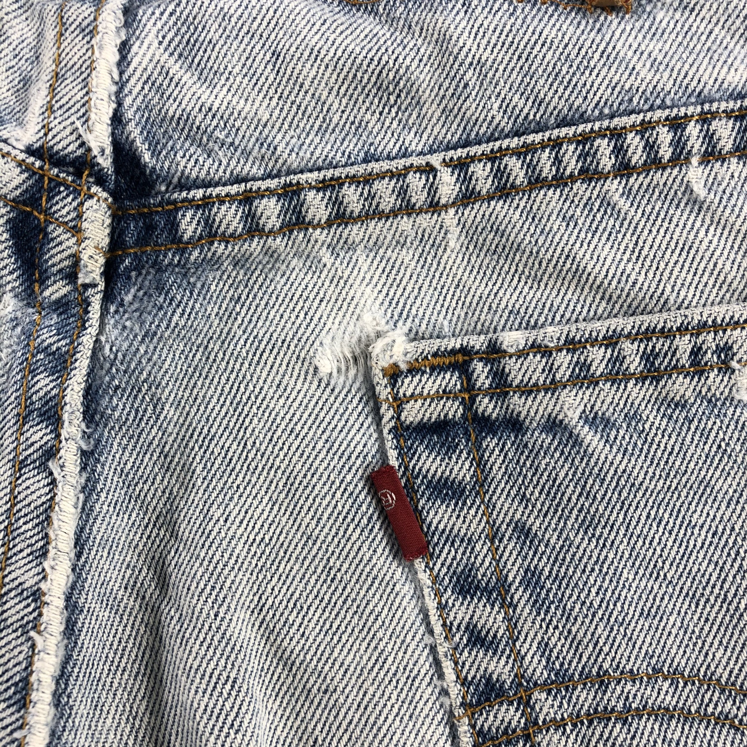 Levi's Vintage 90s Light Wash Levis 550 Jeans-J2188 Size US 33 - 10 Thumbnail