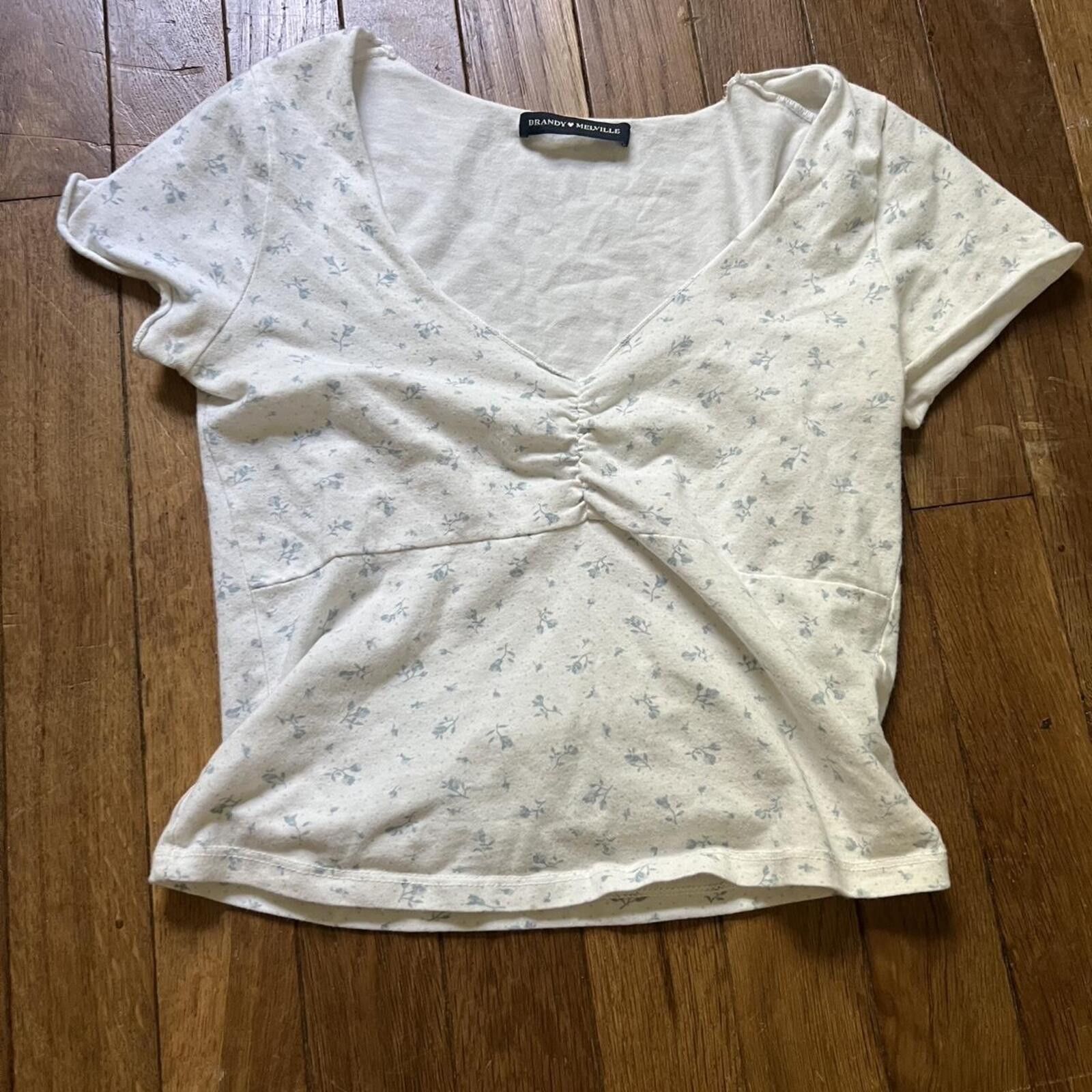 Other White floral baby tee with ruched neckline Size ONE SIZE - 2 Thumbnail