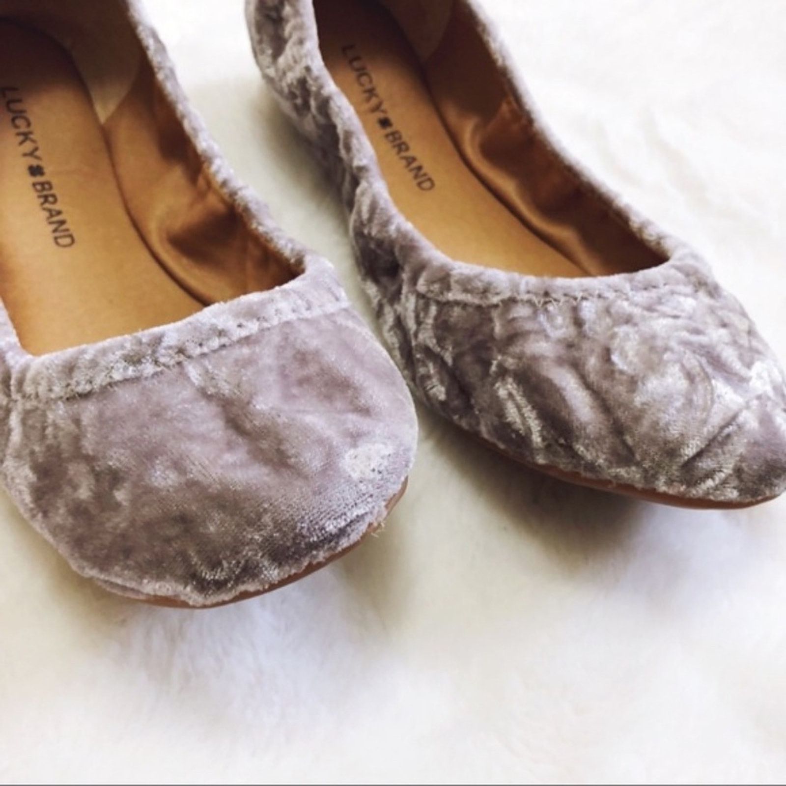 Lucky Brand Lucky Brand LK Eleesia Silver Velvet Flats Size US 7 / IT 37 - 6 Thumbnail
