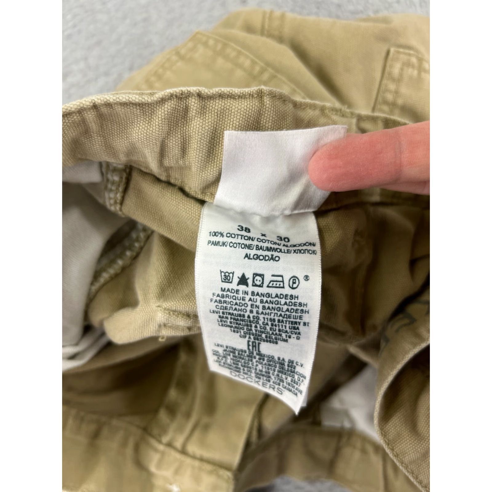 Dockers DOCKERS Cargo Pants Mens 38 Beige 100% Cotton Duck Canvas Straight Relaxed 5-Pocket Pockets Belt Loops Casual Workwear Outdoor Size US 38 / EU 54 - 4 Thumbnail